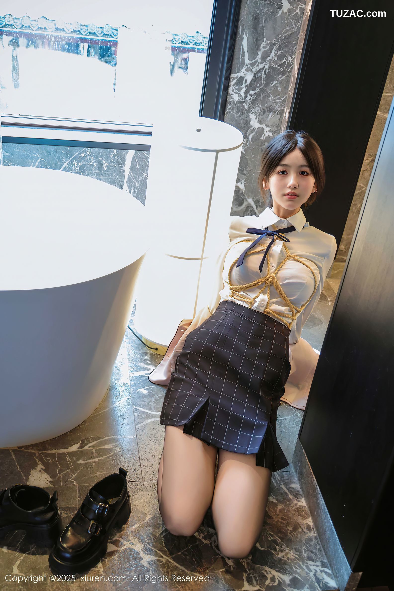 XiuRen秀人网-9949-奶芙乔乔-清纯校服白衬衫酒红内衣黑丝浴室捆绑-2025.02.28