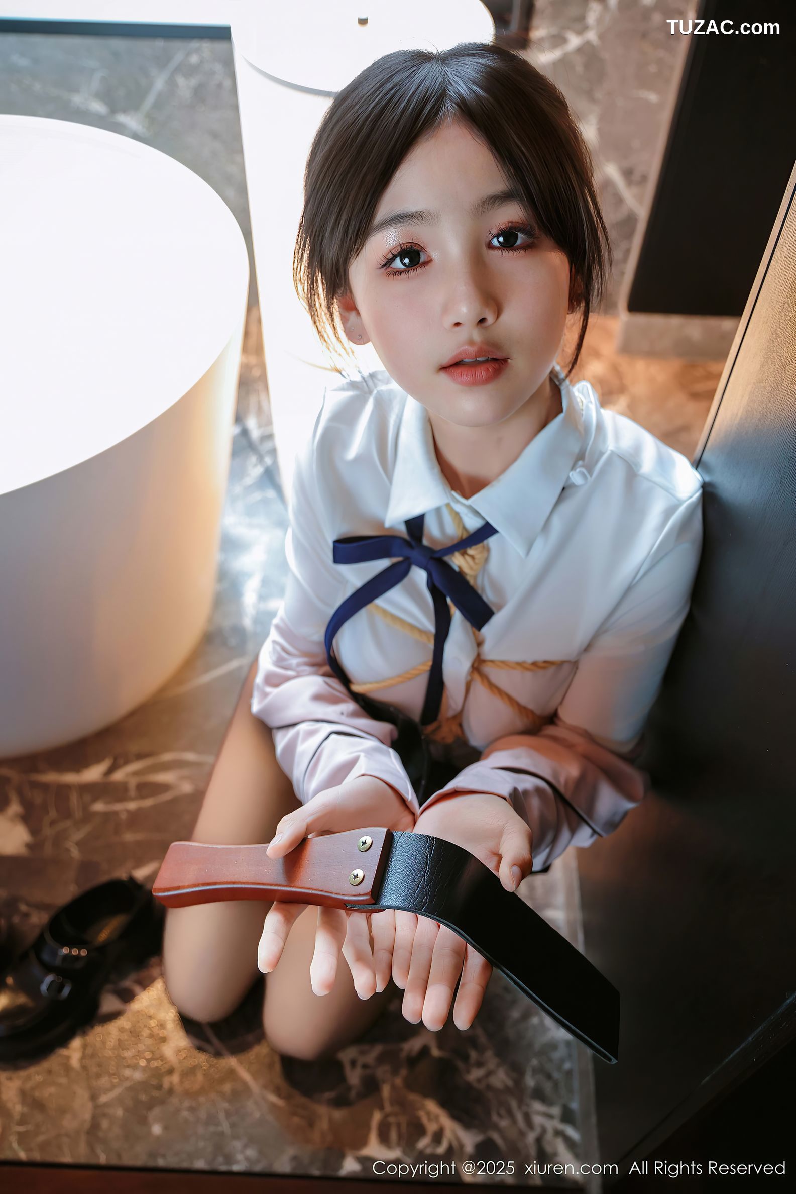 XiuRen秀人网-9949-奶芙乔乔-清纯校服白衬衫酒红内衣黑丝浴室捆绑-2025.02.28