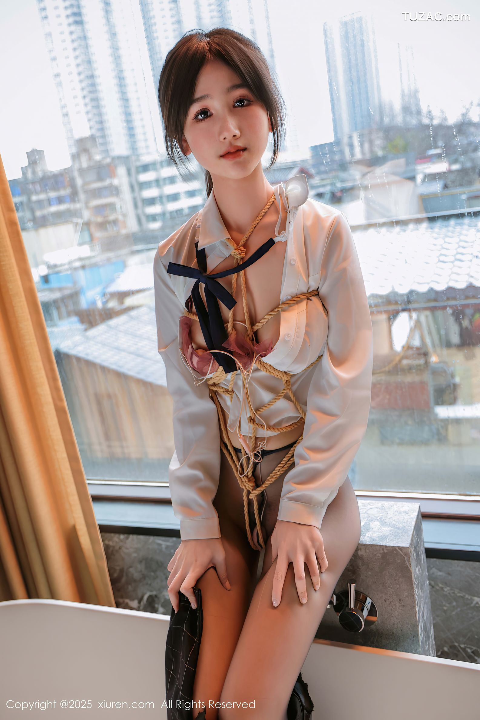 XiuRen秀人网-9949-奶芙乔乔-清纯校服白衬衫酒红内衣黑丝浴室捆绑-2025.02.28