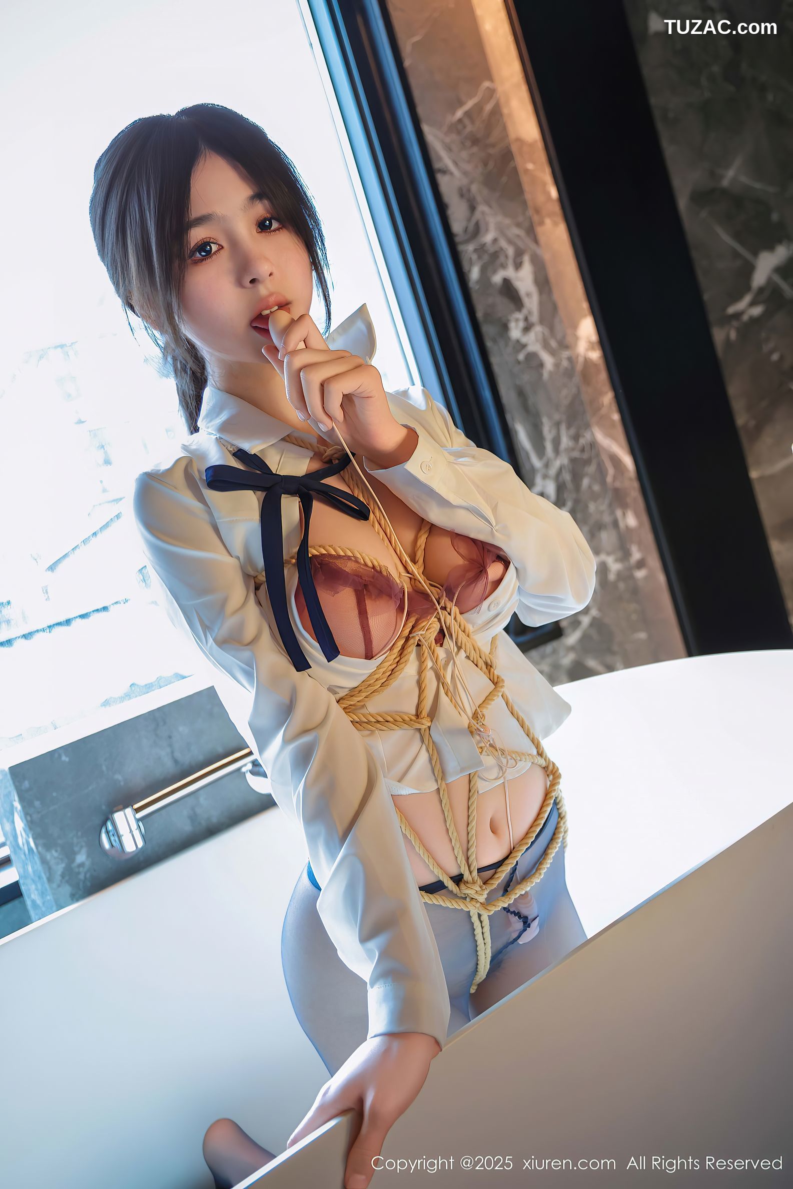 XiuRen秀人网-9949-奶芙乔乔-清纯校服白衬衫酒红内衣黑丝浴室捆绑-2025.02.28