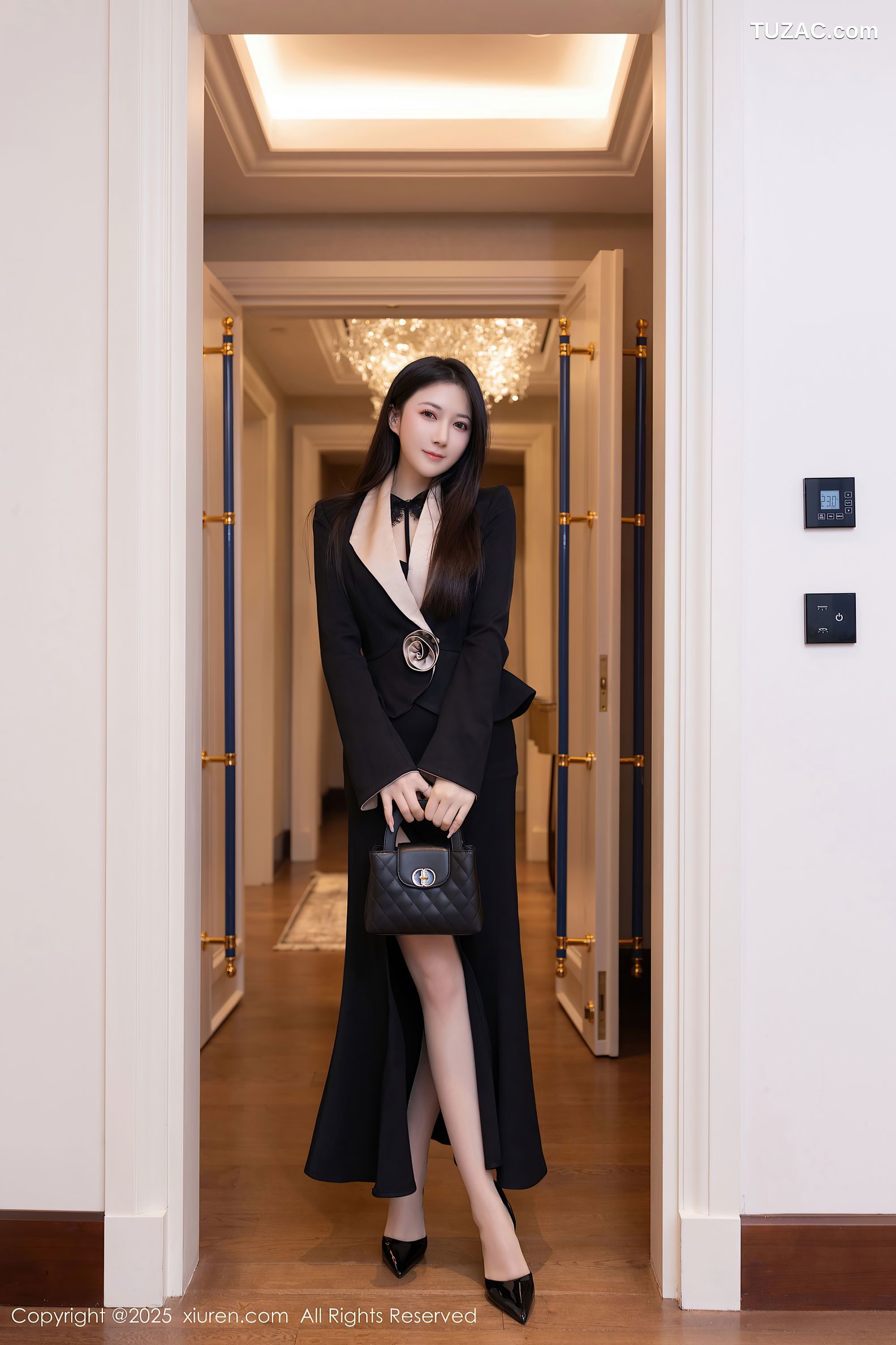 XiuRen秀人网-9953-鱼子酱Fish-黑大衣黑礼裙褐色内衣-2025.02.28