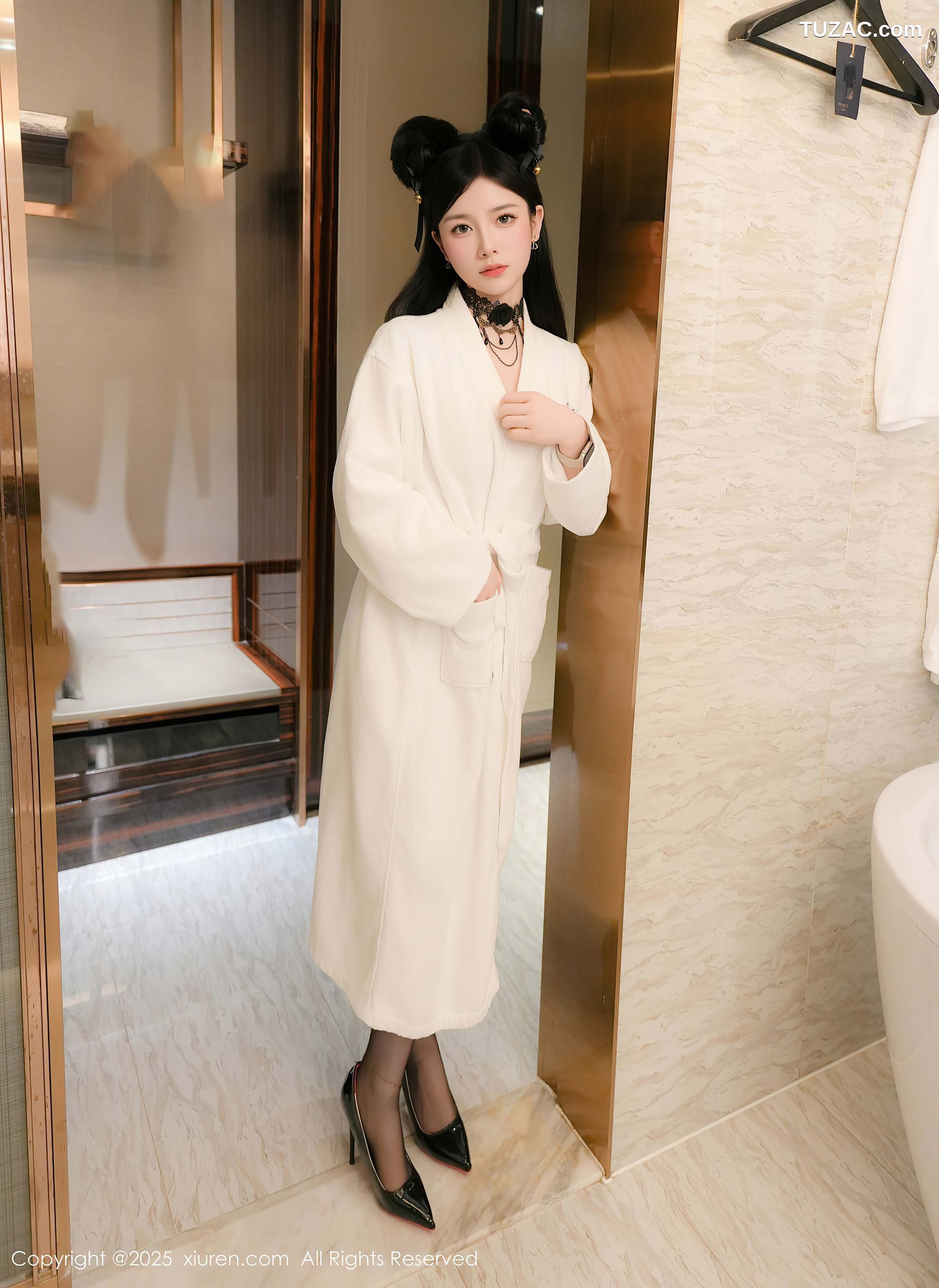 XiuRen秀人网-9961-优酱-白浴袍情趣黑蕾丝内衣爆乳黑丝-2025.03.04