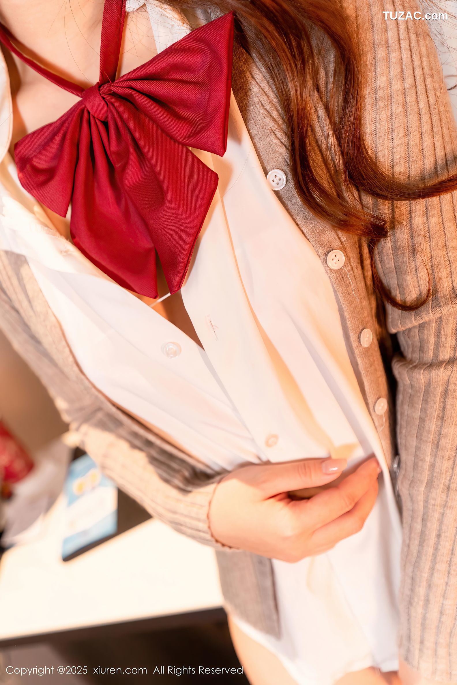 XiuRen秀人网-9974-沐娜娜-短发格子裙女生超小比基尼内衣-2025.03.06