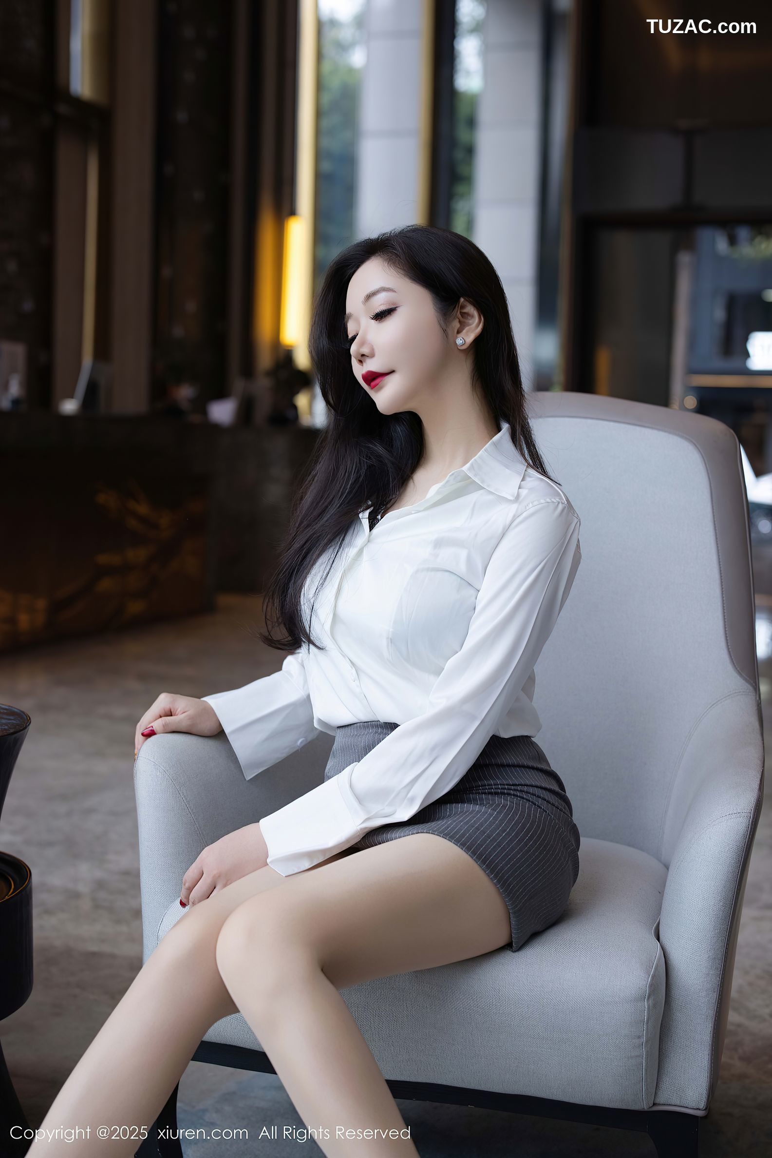 XiuRen秀人网-9976-心妍小公主-OL白衬衫灰短裙浅灰蓝内衣爆乳-2025.03.06