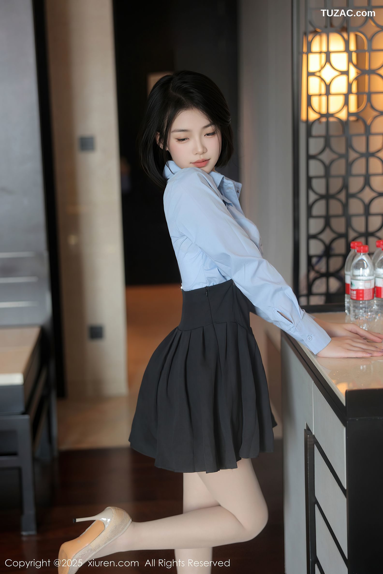 XiuRen秀人网-9981-汐子-短发美女蓝衬衫黑色百褶裙白色内衣肉丝-2025.03.07