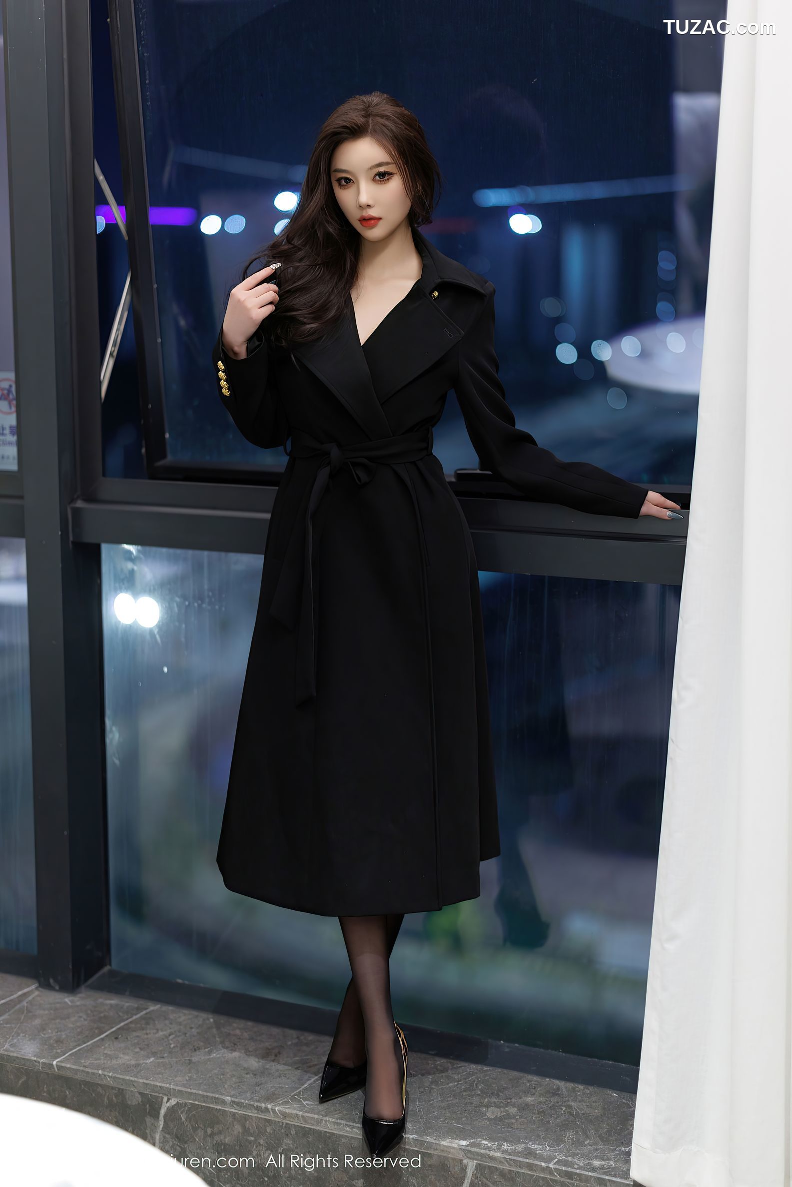 XiuRen秀人网-9984-杨晨晨Yome-黑大衣黑色内衣黑丝-2025.03.07