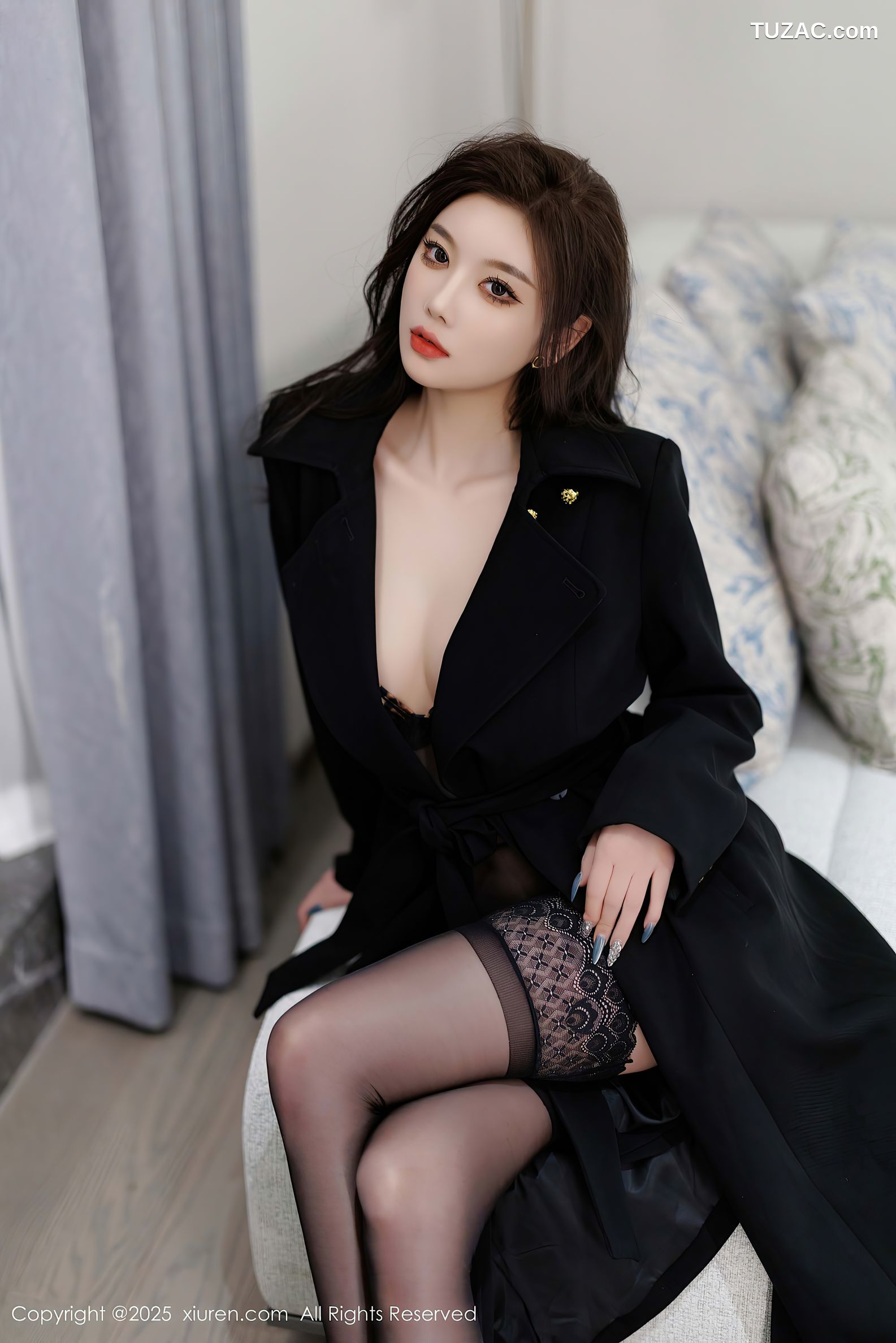 XiuRen秀人网-9984-杨晨晨Yome-黑大衣黑色内衣黑丝-2025.03.07