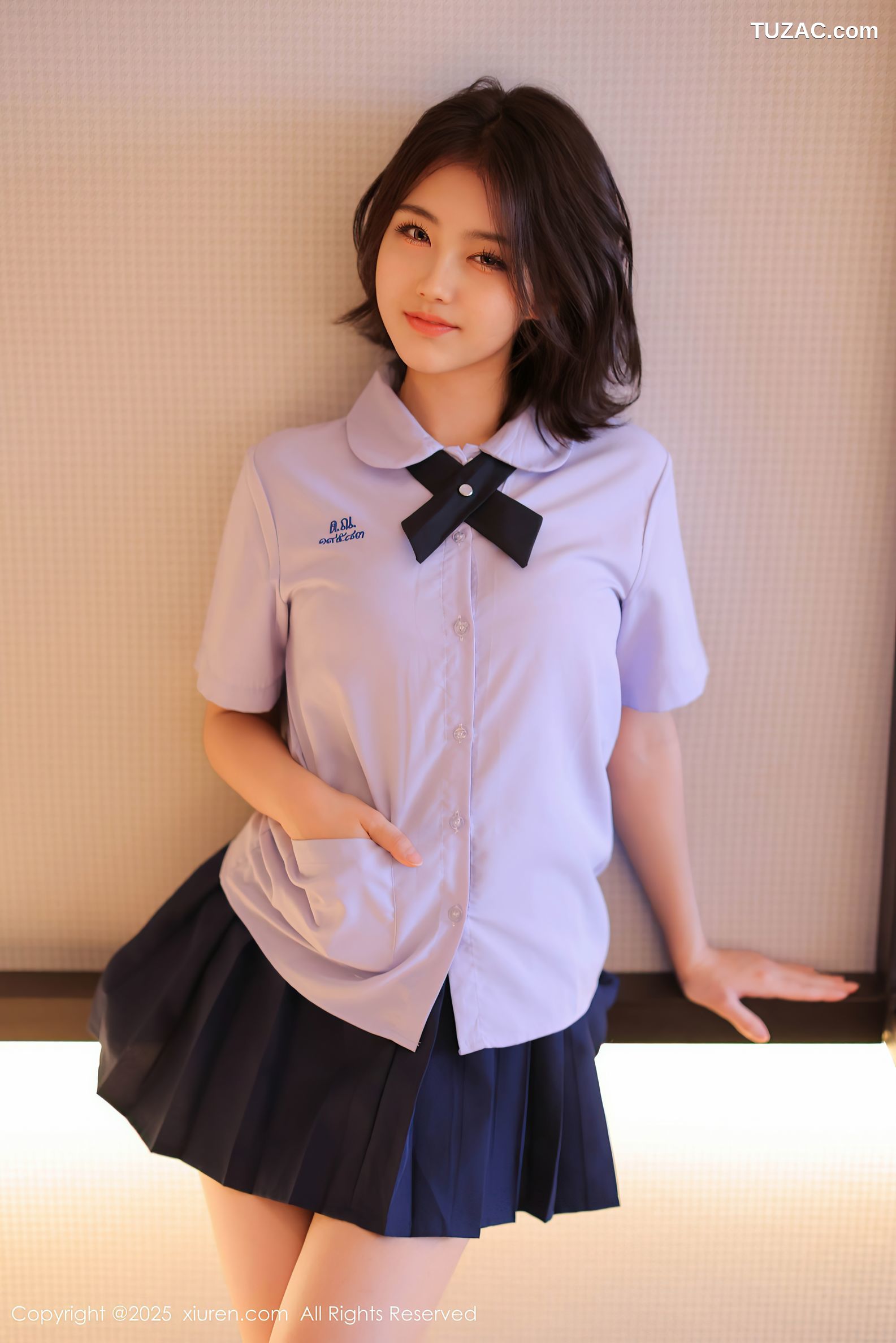 XiuRen秀人网-9985-小橘子orange-清纯女生白衬衫深蓝短裙淡蓝内衣爆乳诱惑-2025.03.07