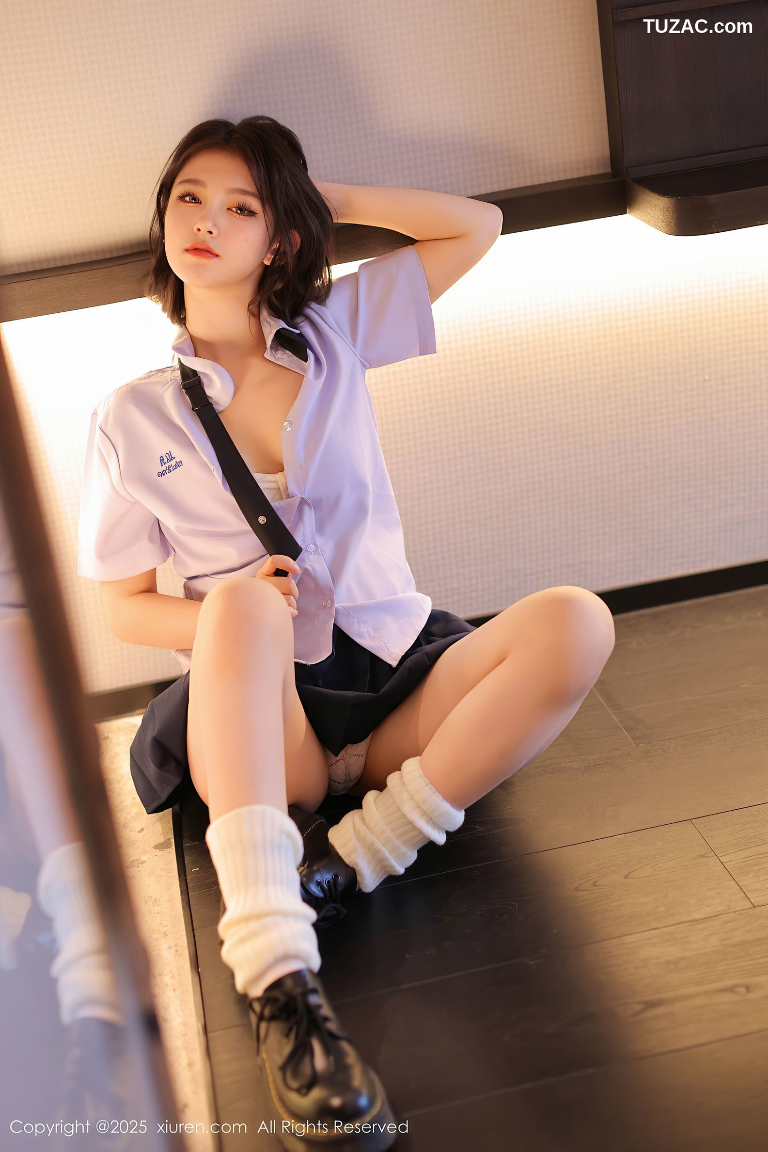 XiuRen秀人网-9985-小橘子orange-清纯女生白衬衫深蓝短裙淡蓝内衣爆乳诱惑-2025.03.07