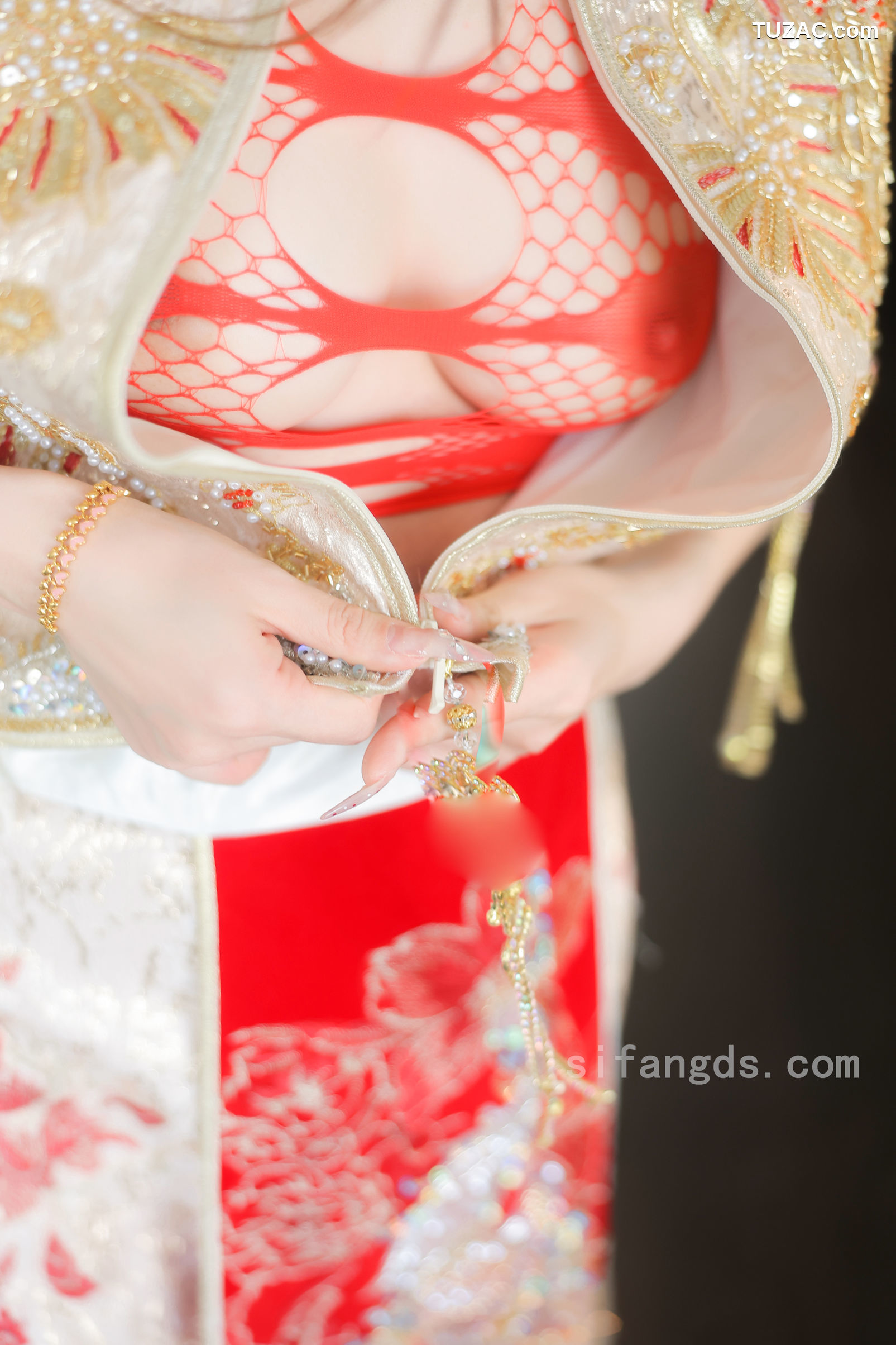 XR-Uncensored-Candy糖糖-新年礼服-R18-XiuRen秀人网-9833-内购私拍