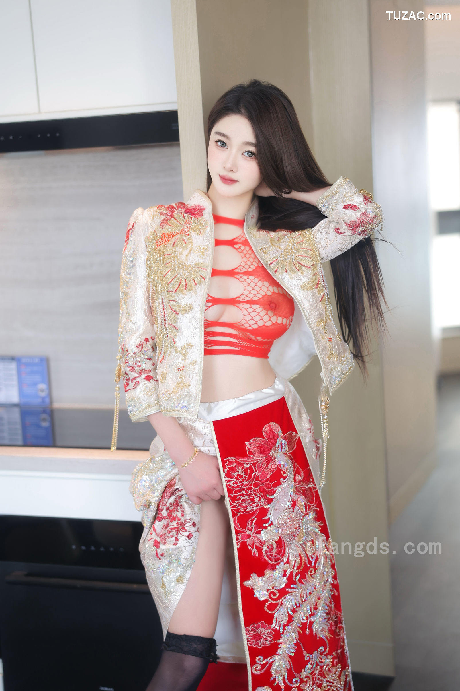 XR-Uncensored-Candy糖糖-新年礼服-R18-XiuRen秀人网-9833-内购私拍