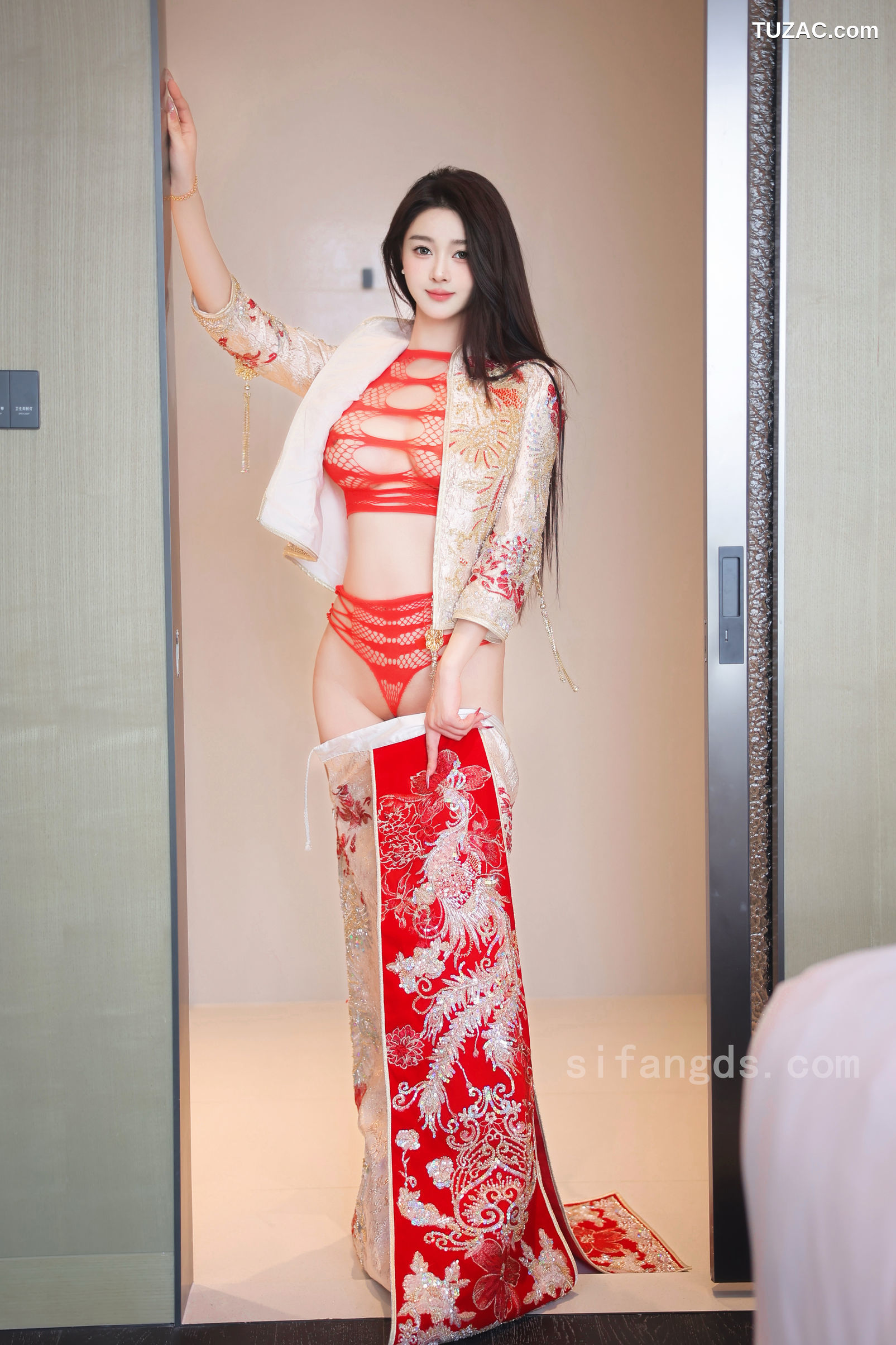 XR-Uncensored-Candy糖糖-新年礼服-R18-XiuRen秀人网-9833-内购私拍