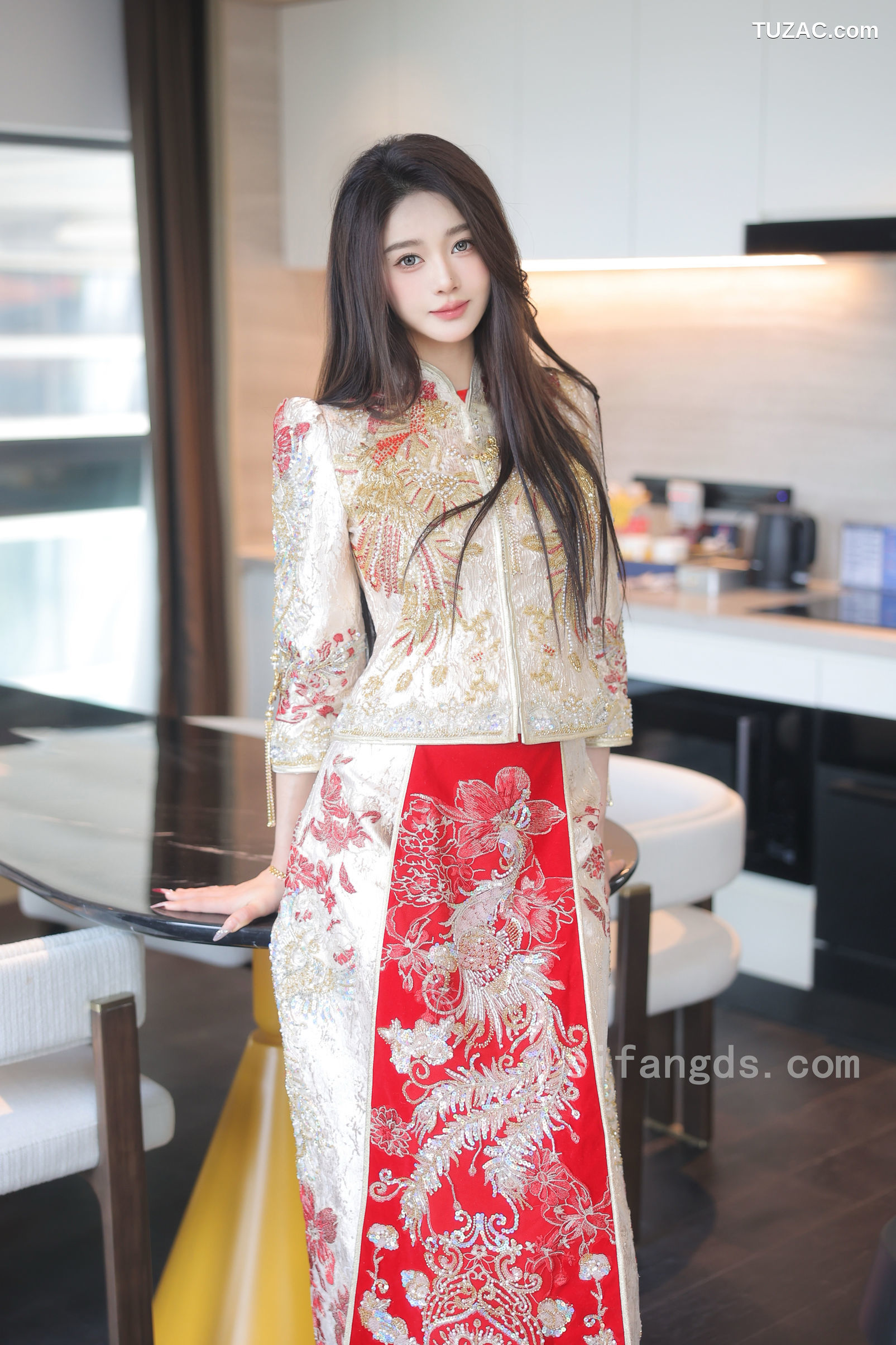 XR-Uncensored-Candy糖糖-新年礼服-R18-XiuRen秀人网-9833-内购私拍