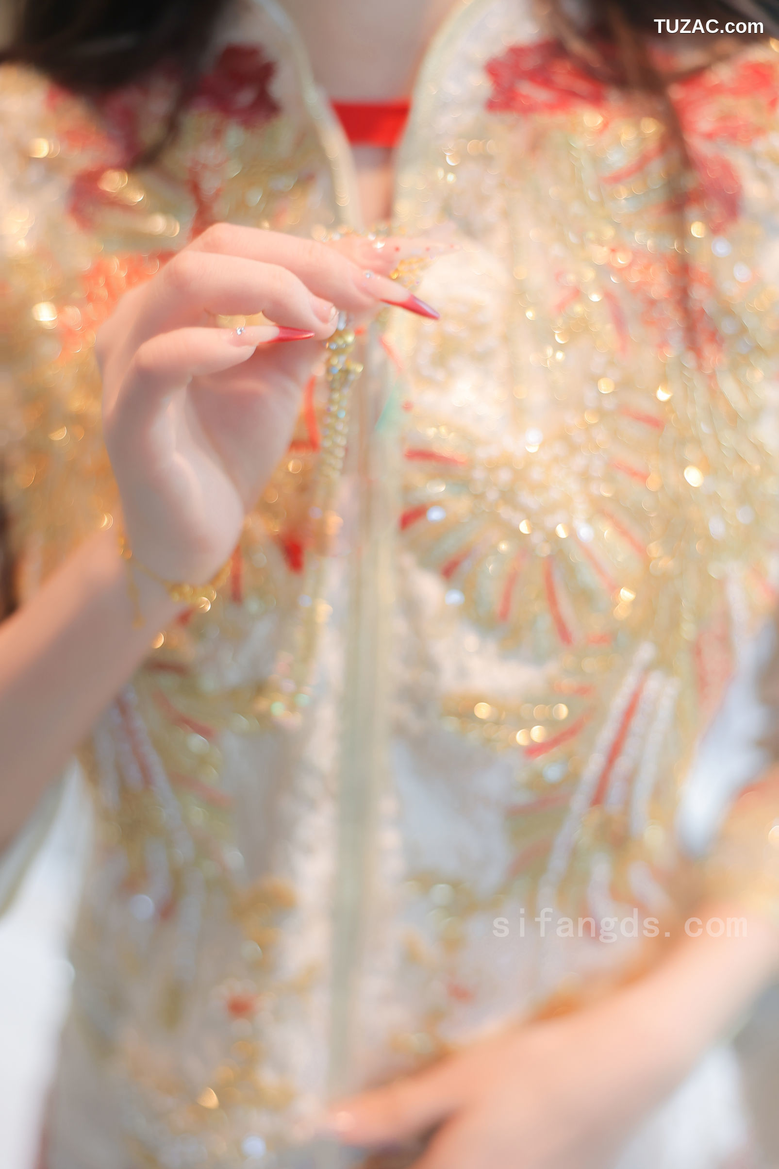 XR-Uncensored-Candy糖糖-新年礼服-R18-XiuRen秀人网-9833-内购私拍