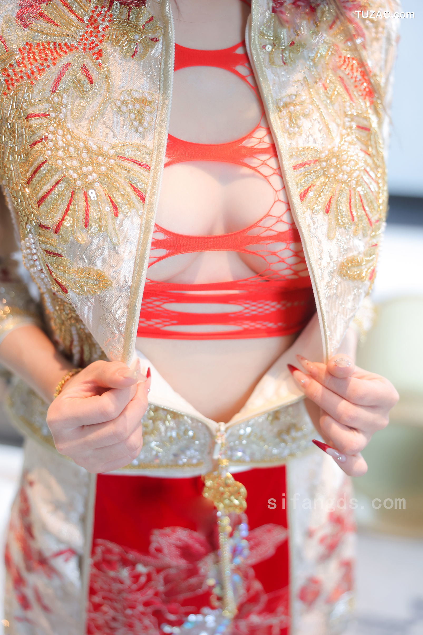 XR-Uncensored-Candy糖糖-新年礼服-R18-XiuRen秀人网-9833-内购私拍