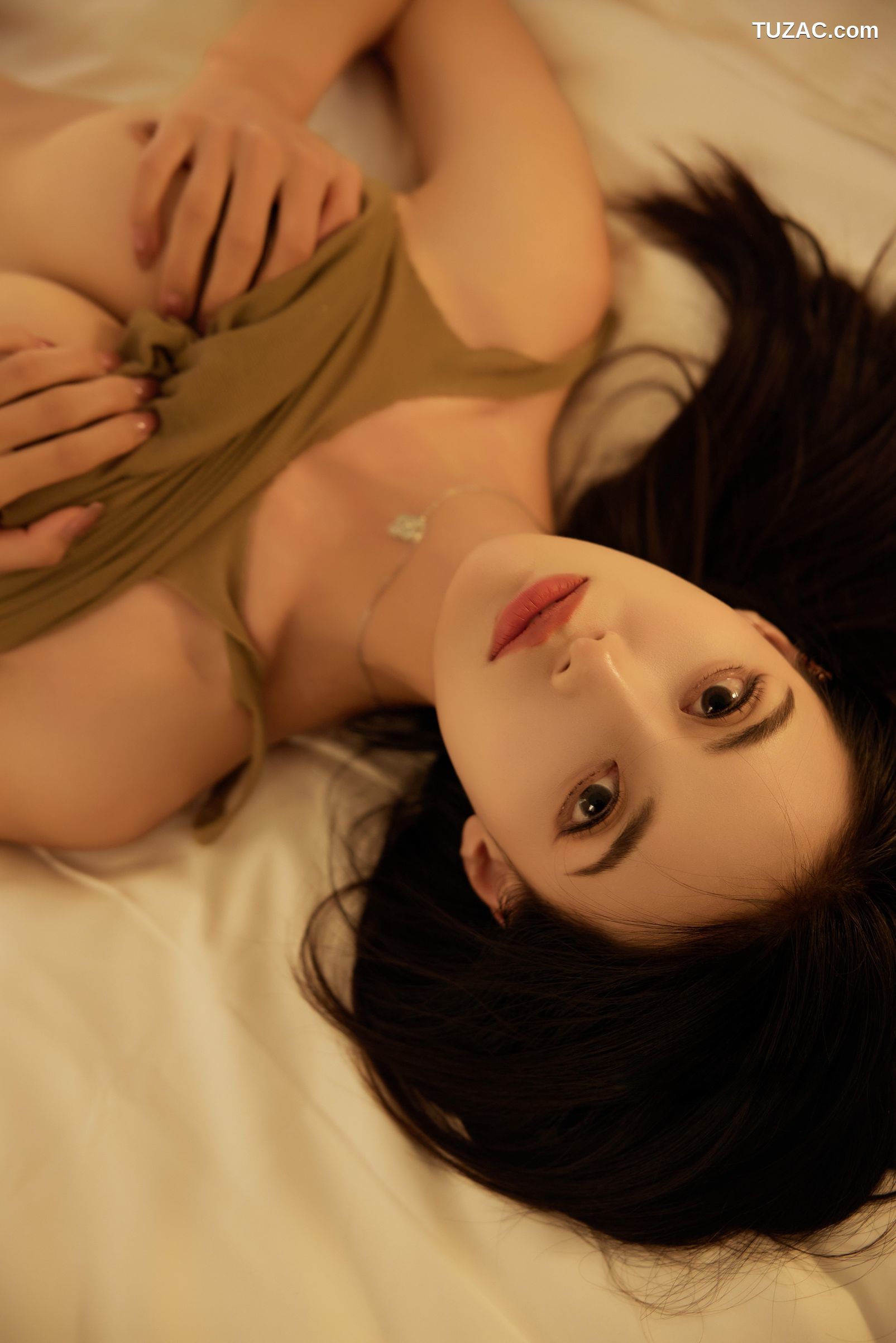 XR-Uncensored-lingyu69-居家紧身裙下的秘密-XiuRen秀人网-9289-内购私拍-2024.10.15