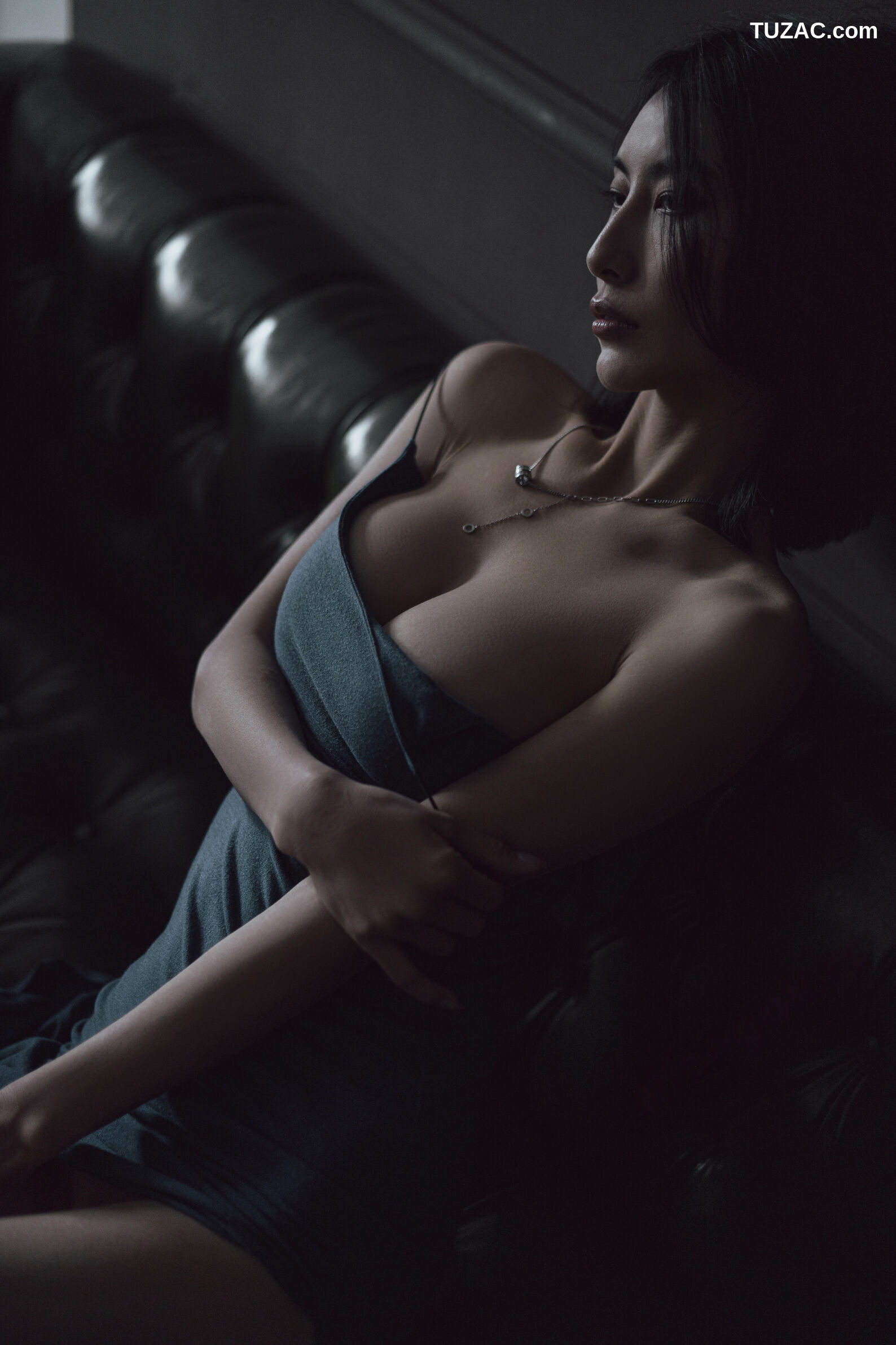 XR-Uncensored-lingyu69-欲望沙发