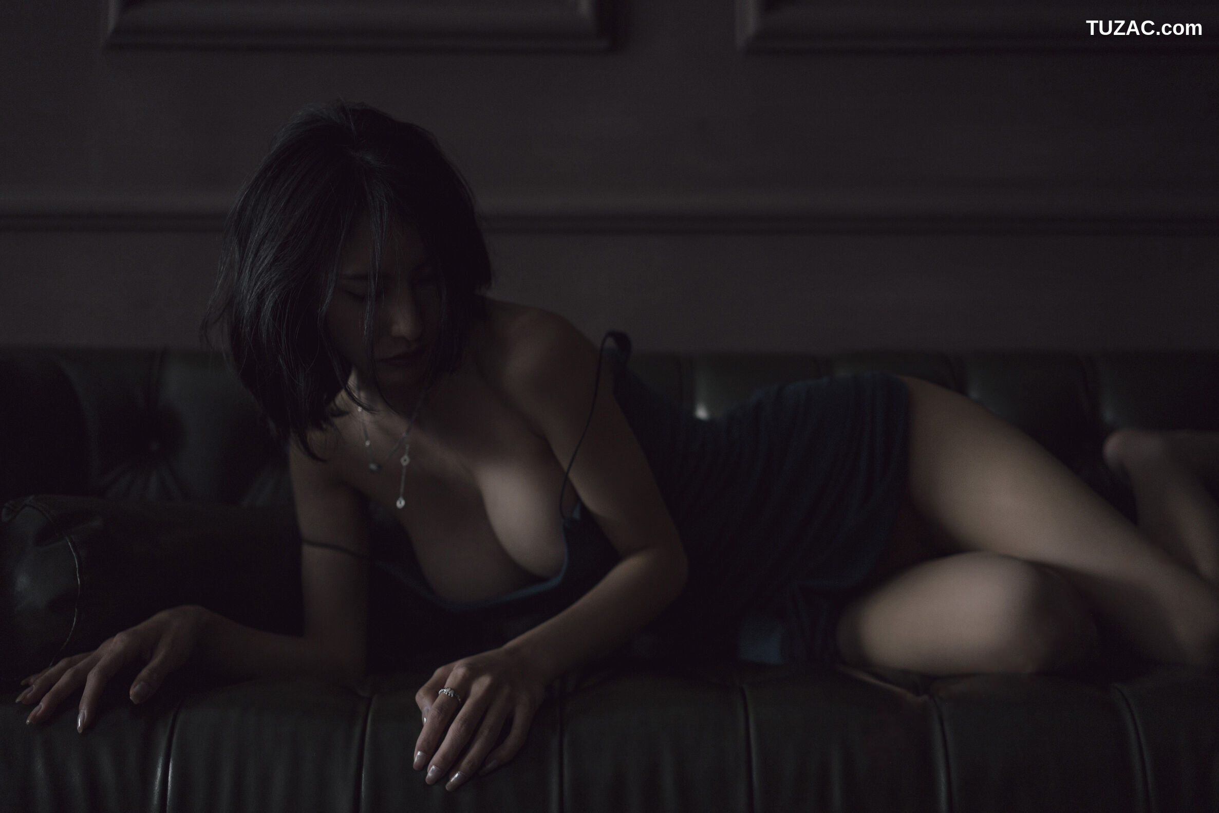 XR-Uncensored-lingyu69-欲望沙发