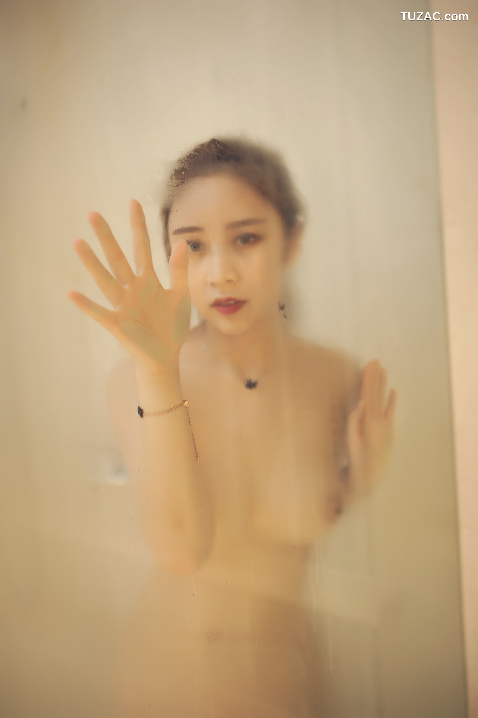 XR-Uncensored-乔依琳-出浴