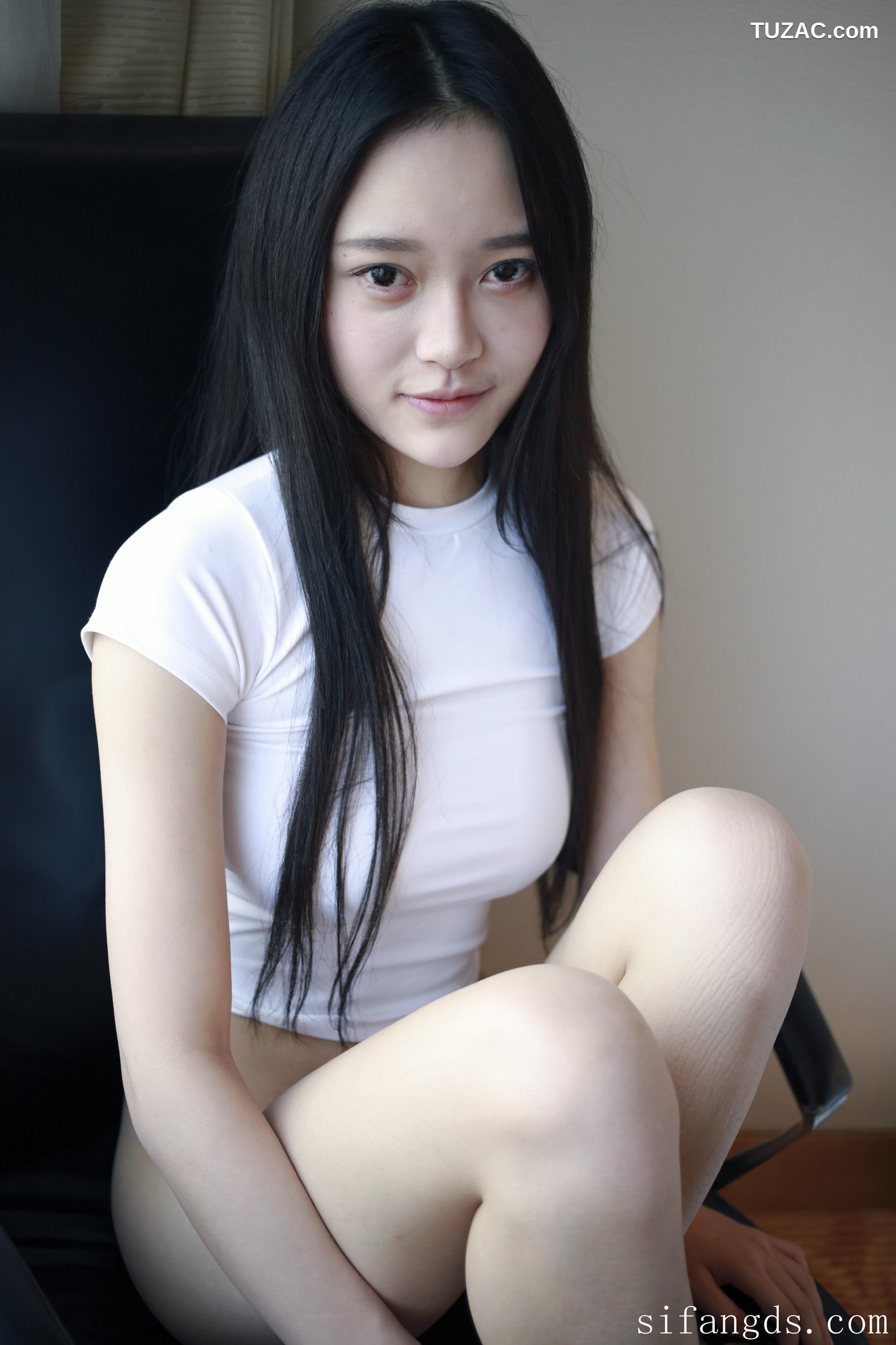 XR-Uncensored-唐琪儿-呼之欲出-MFStar模范学院-169-吊带美胸全裸私房诱惑-2018.12.13