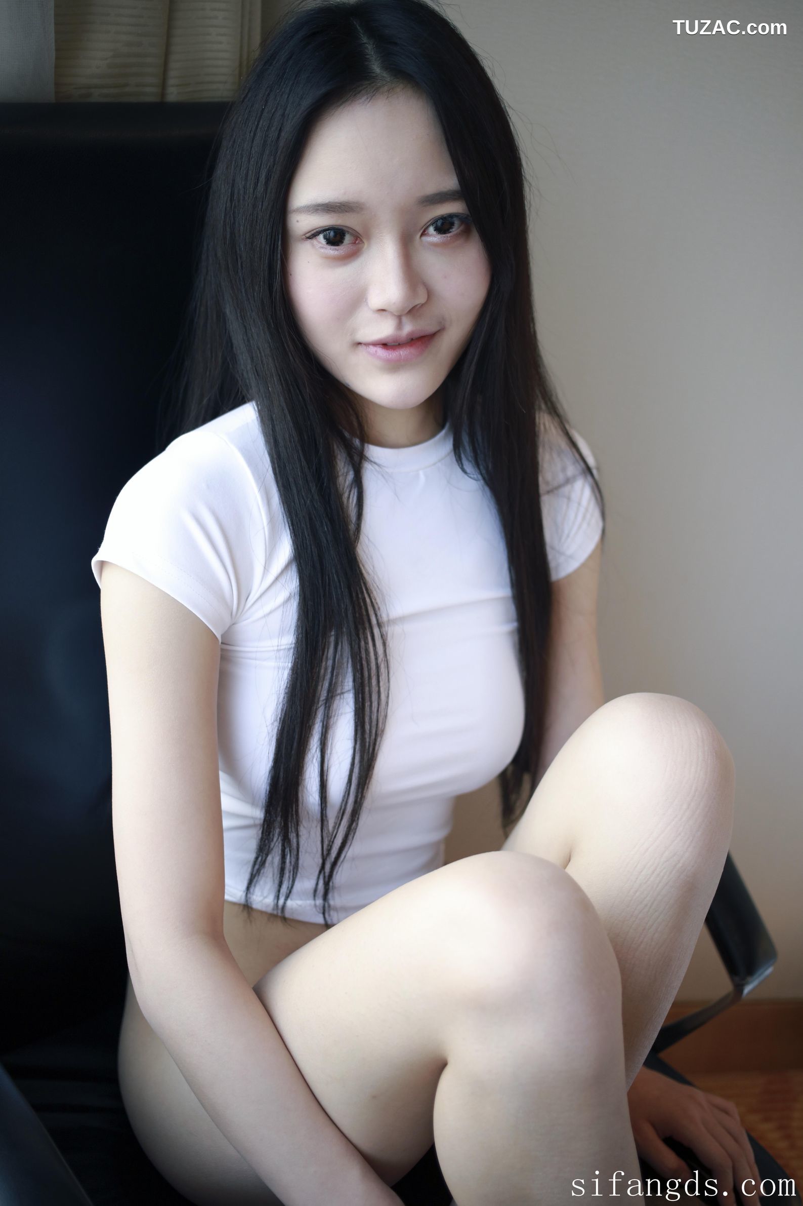 XR-Uncensored-唐琪儿-呼之欲出-MFStar模范学院-169-吊带美胸全裸私房诱惑-2018.12.13