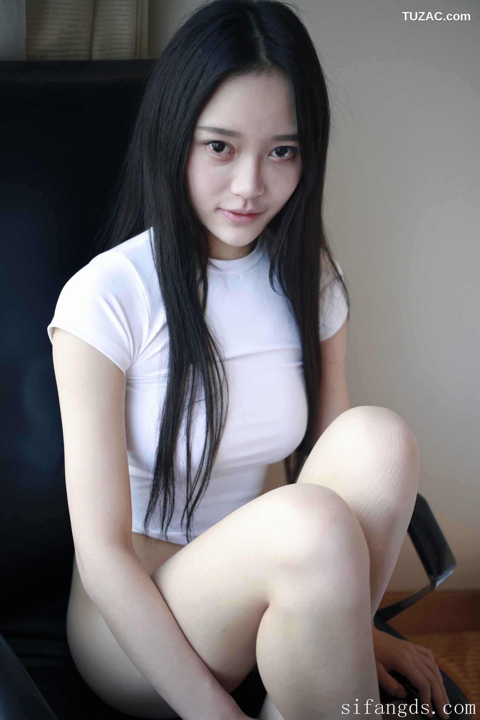XR-Uncensored-唐琪儿-呼之欲出-MFStar模范学院-169-吊带美胸全裸私房诱惑-2018.12.13