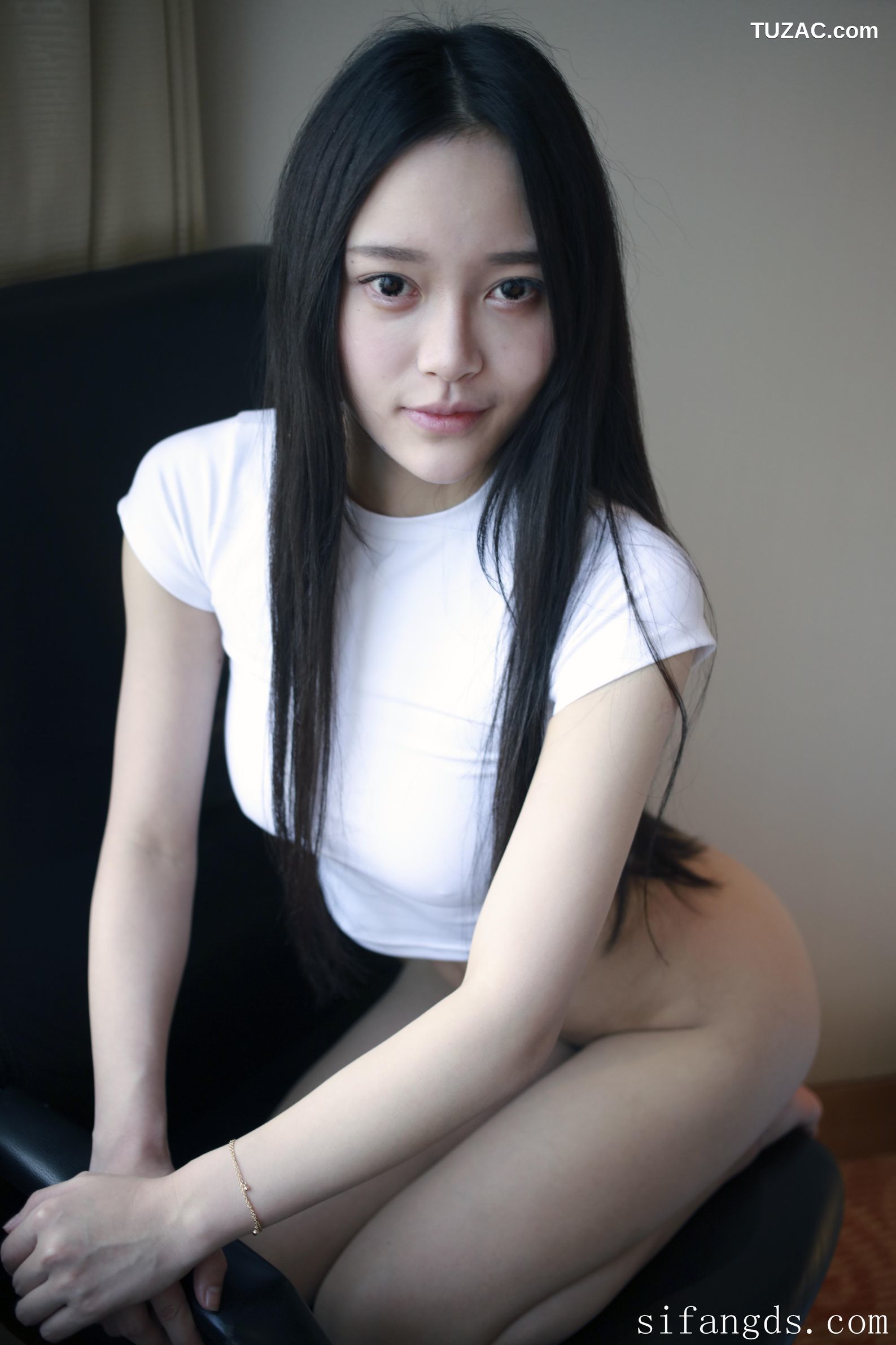 XR-Uncensored-唐琪儿-呼之欲出-MFStar模范学院-169-吊带美胸全裸私房诱惑-2018.12.13