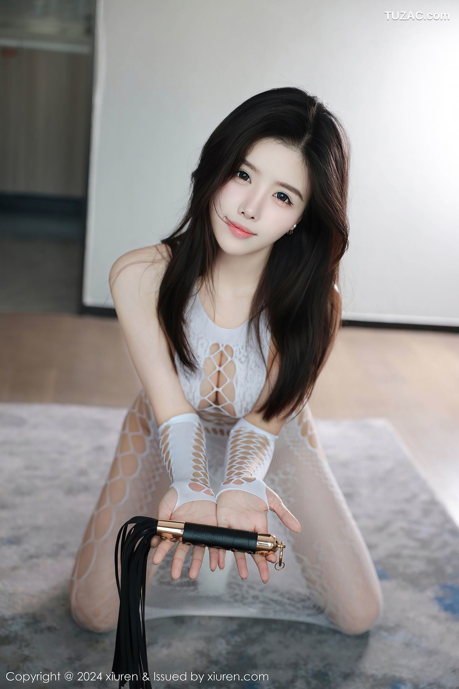 XR-Uncensored-唐翩翩-白色蕾丝-R18-XiuRen秀人网-9243-内购私拍