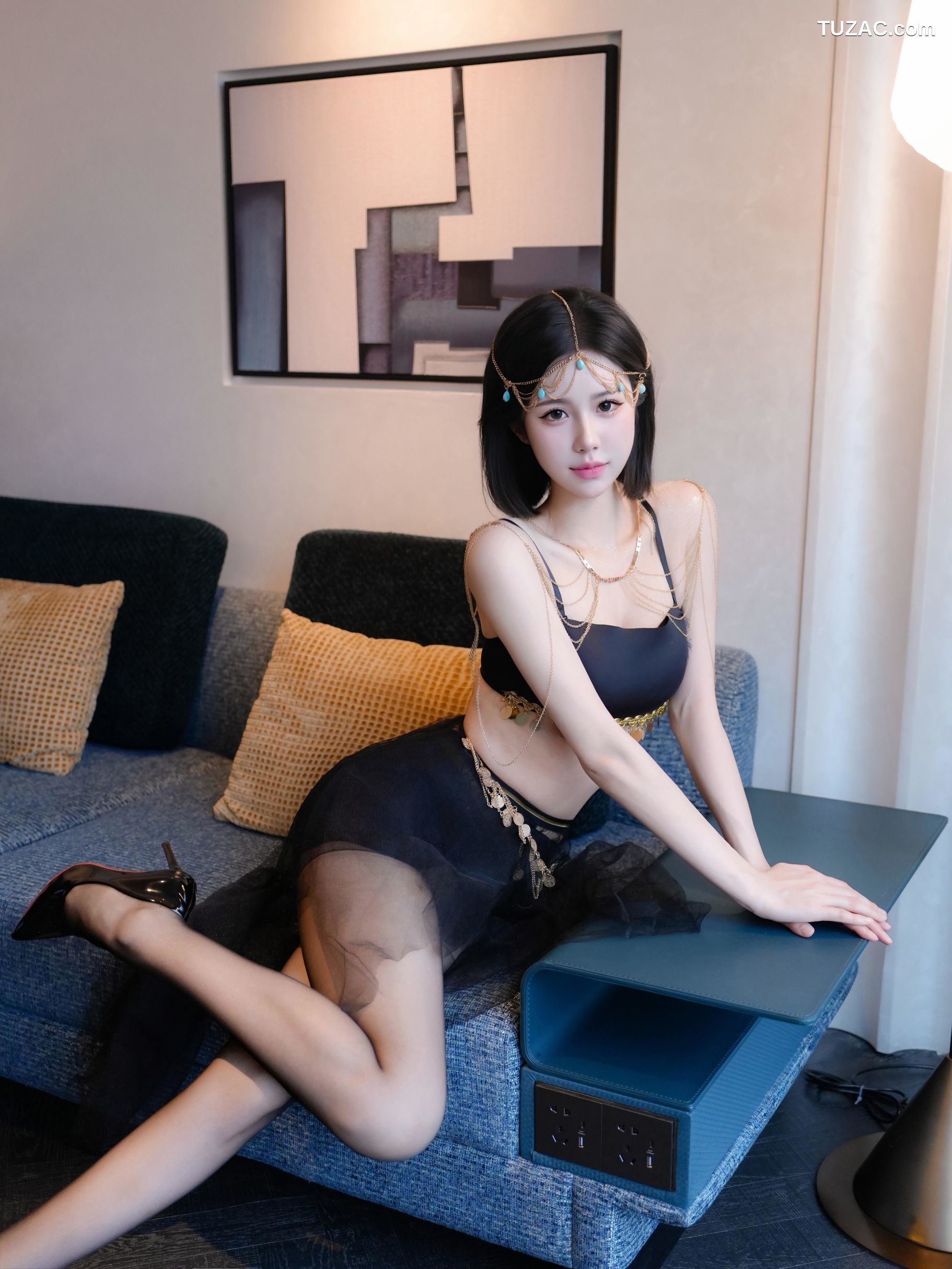 XR-Uncensored-奶芙酱-楼兰公主-XiuRen秀人网-10427-内购私拍-2025.06.18