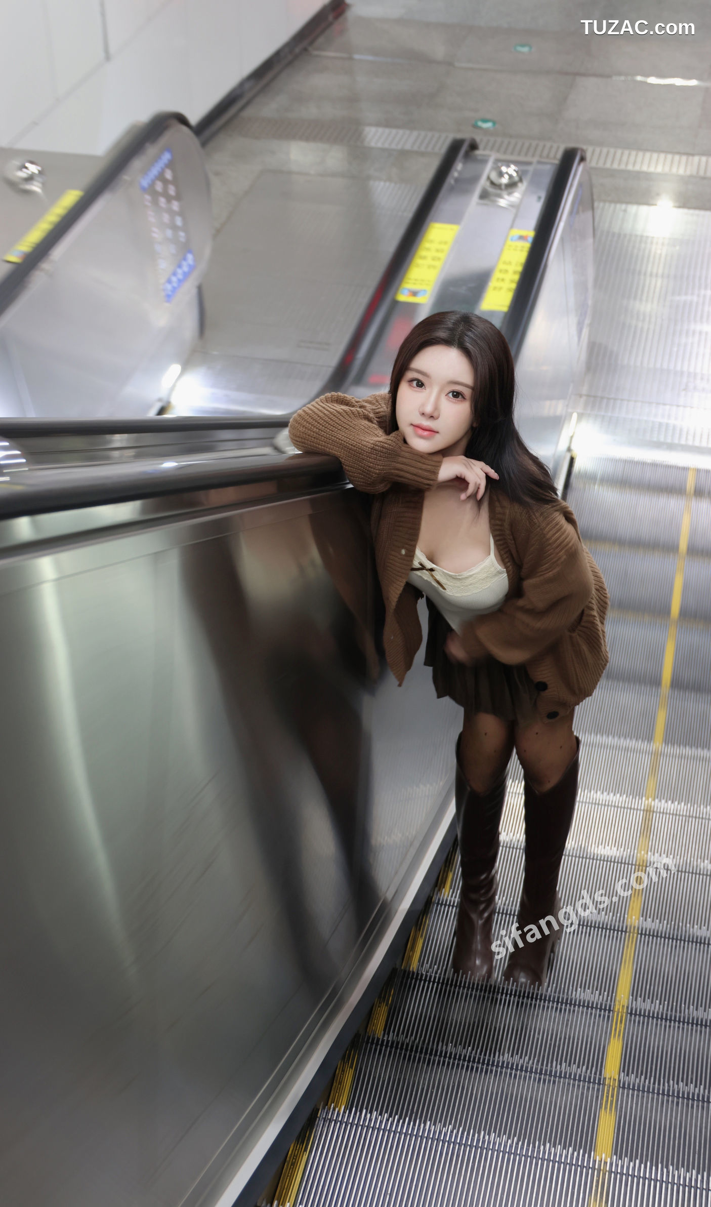 XR-Uncensored-小薯条nienie-25年首秀-地铁站露出-R18-XiuRen秀人网-9708-内购私拍