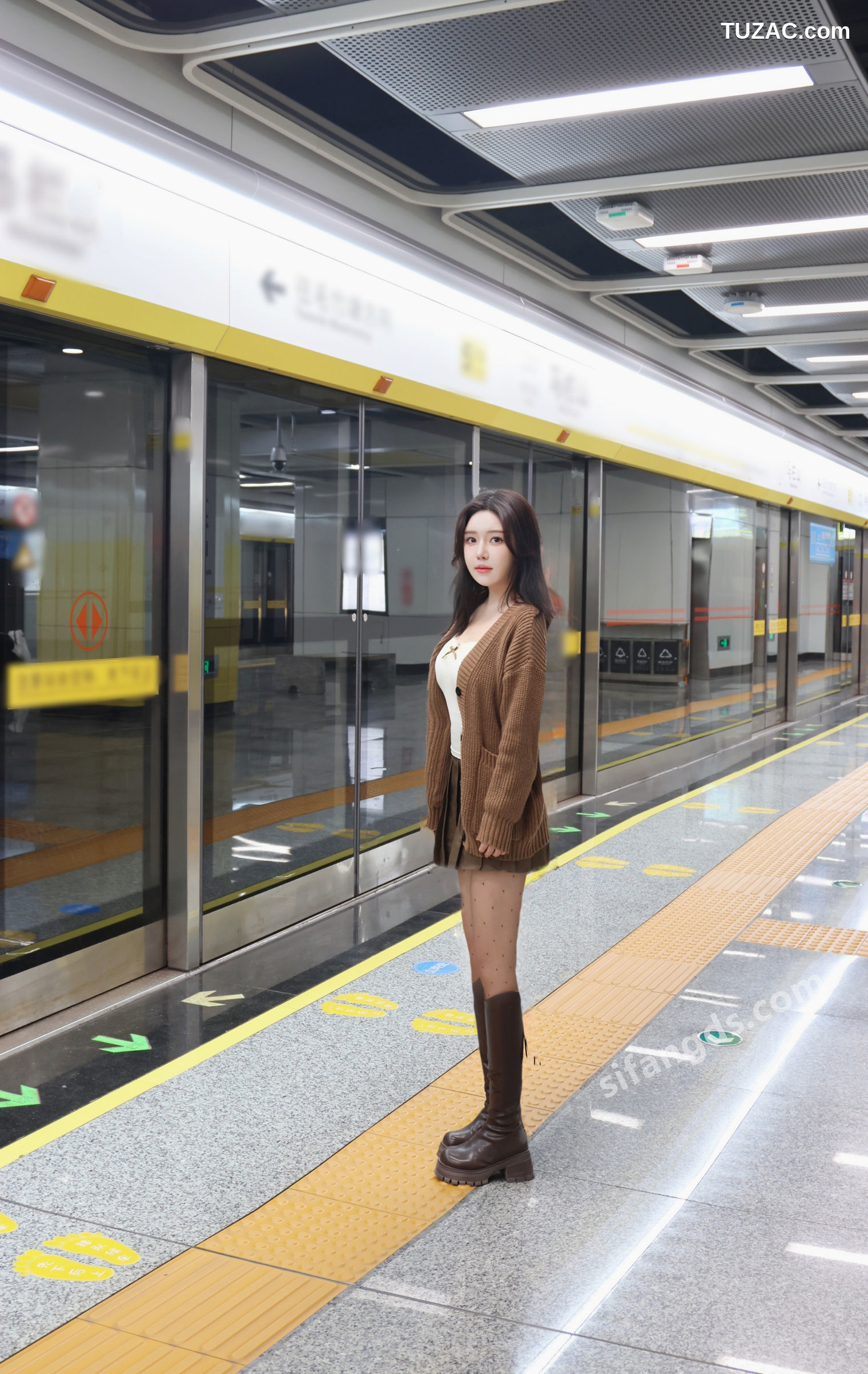 XR-Uncensored-小薯条nienie-25年首秀-地铁站露出-R18-XiuRen秀人网-9708-内购私拍