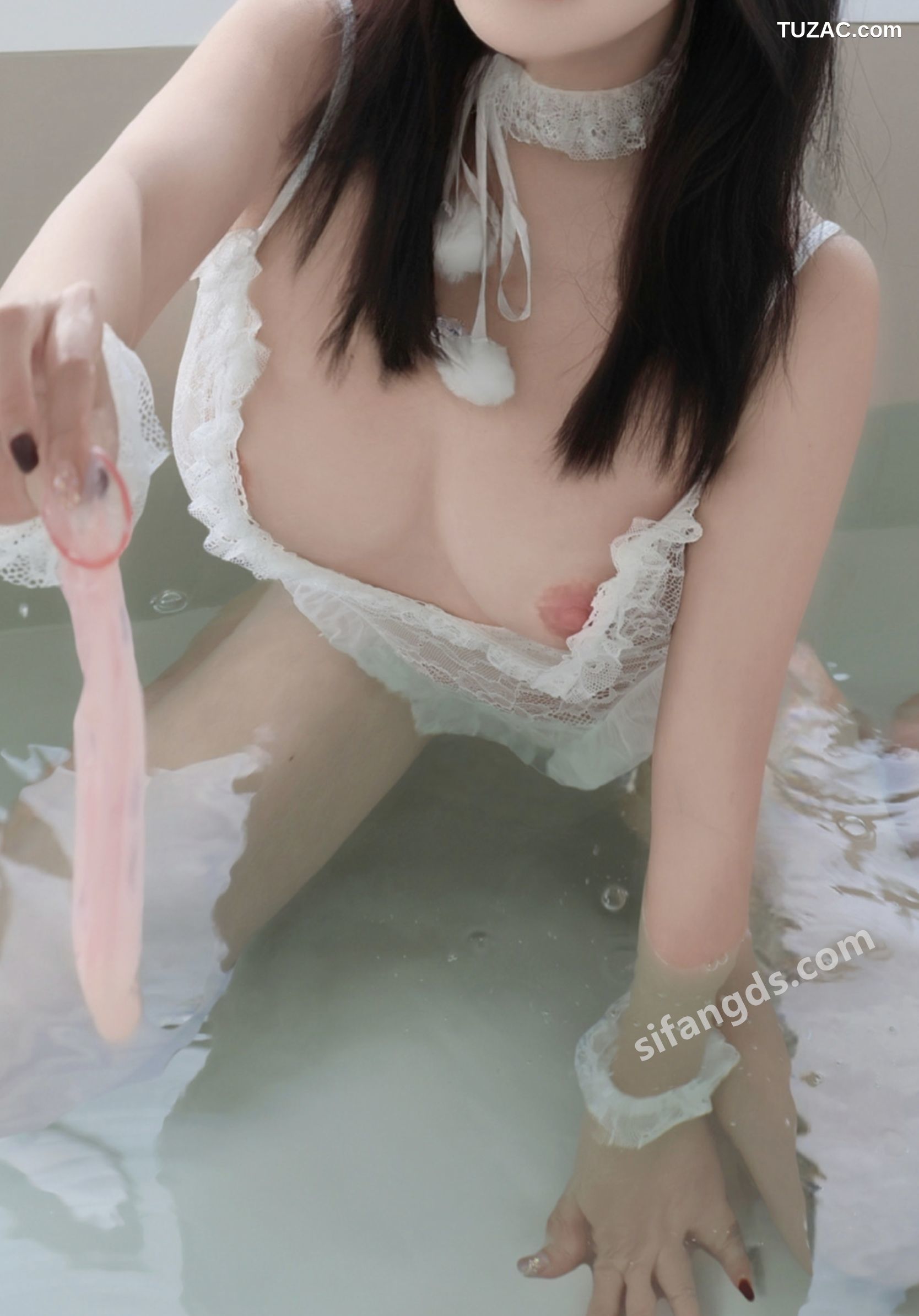 XR-Uncensored-小薯条nienie-25年首秀-地铁站露出-R18-XiuRen秀人网-9708-内购私拍