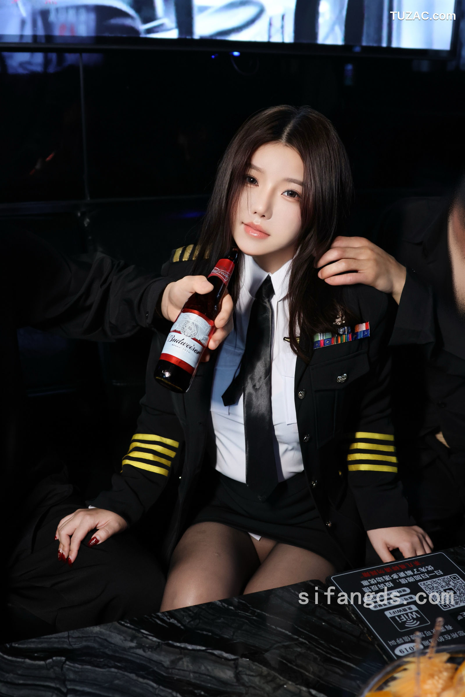 XR-Uncensored-小薯条nienie-KTV激情篇剧情