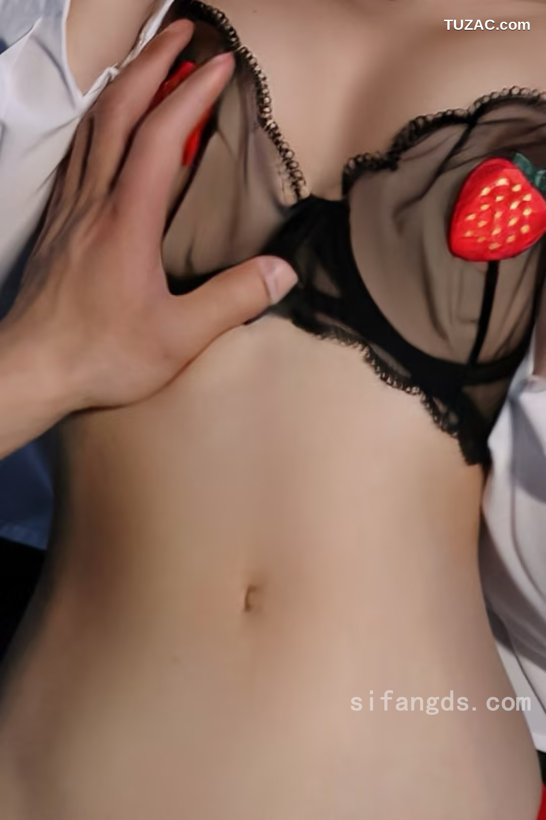 XR-Uncensored-小薯条nienie-KTV激情篇剧情