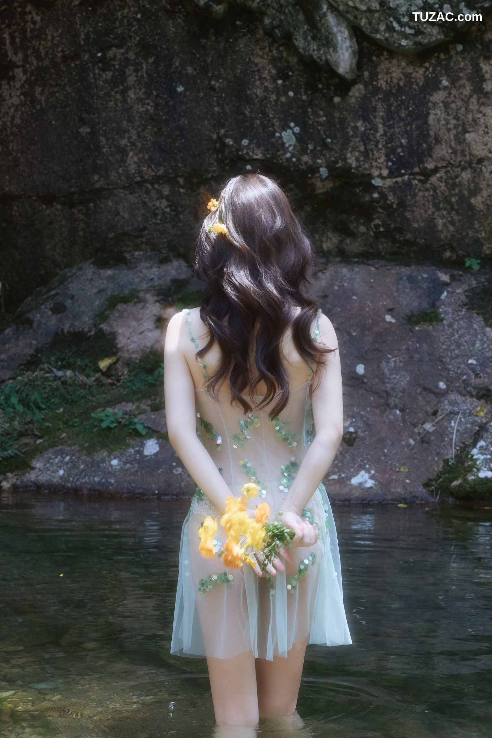 XR-Uncensored-尹甜甜-溪水边-XiuRen秀人网-10756-内购私拍-2025.09.11