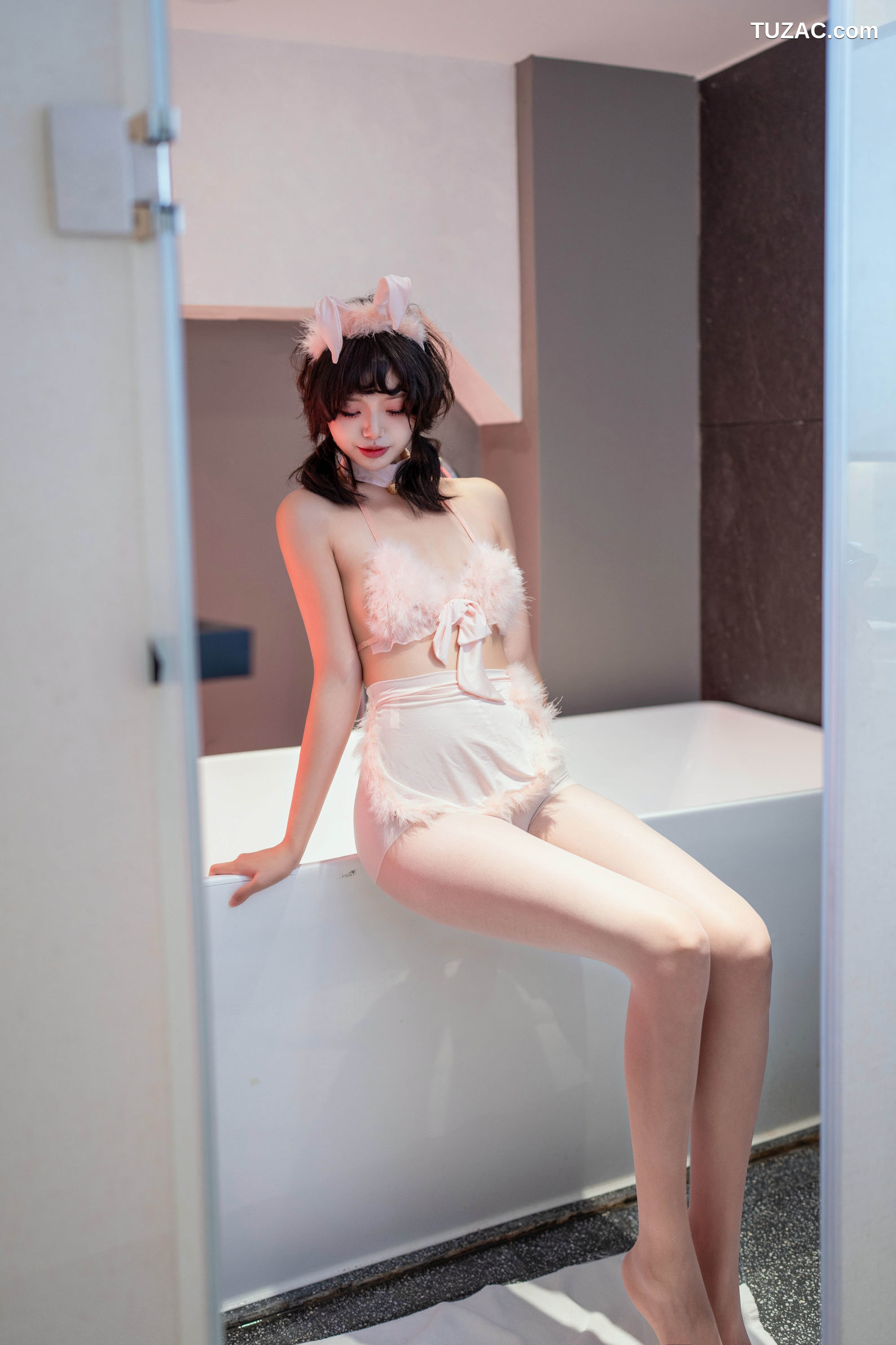 XR-Uncensored-巧巧-粉红色的小兔子-XingYan星颜社-397-白虎巧巧-2025.09.11