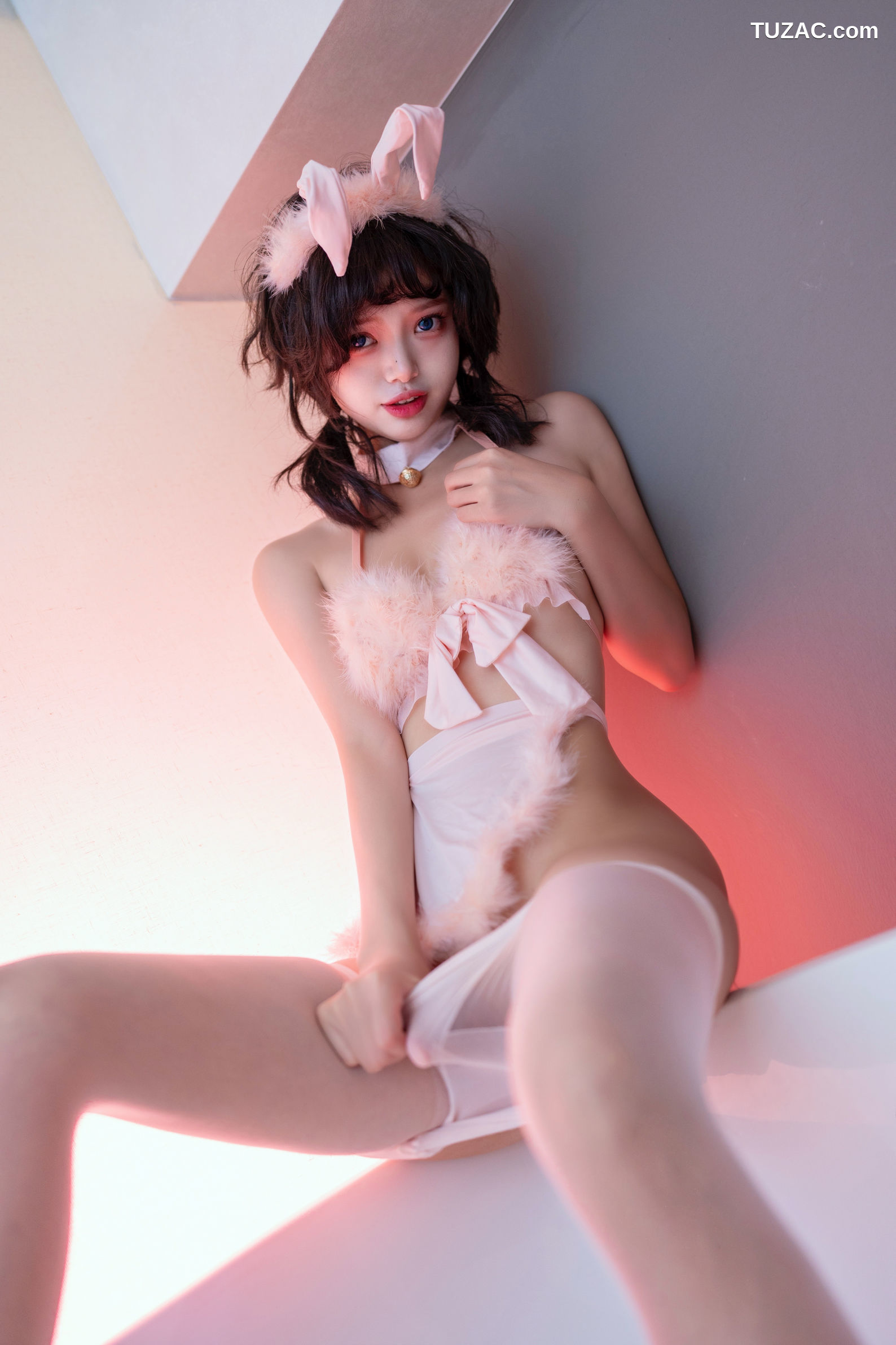 XR-Uncensored-巧巧-粉红色的小兔子-XingYan星颜社-397-白虎巧巧-2025.09.11