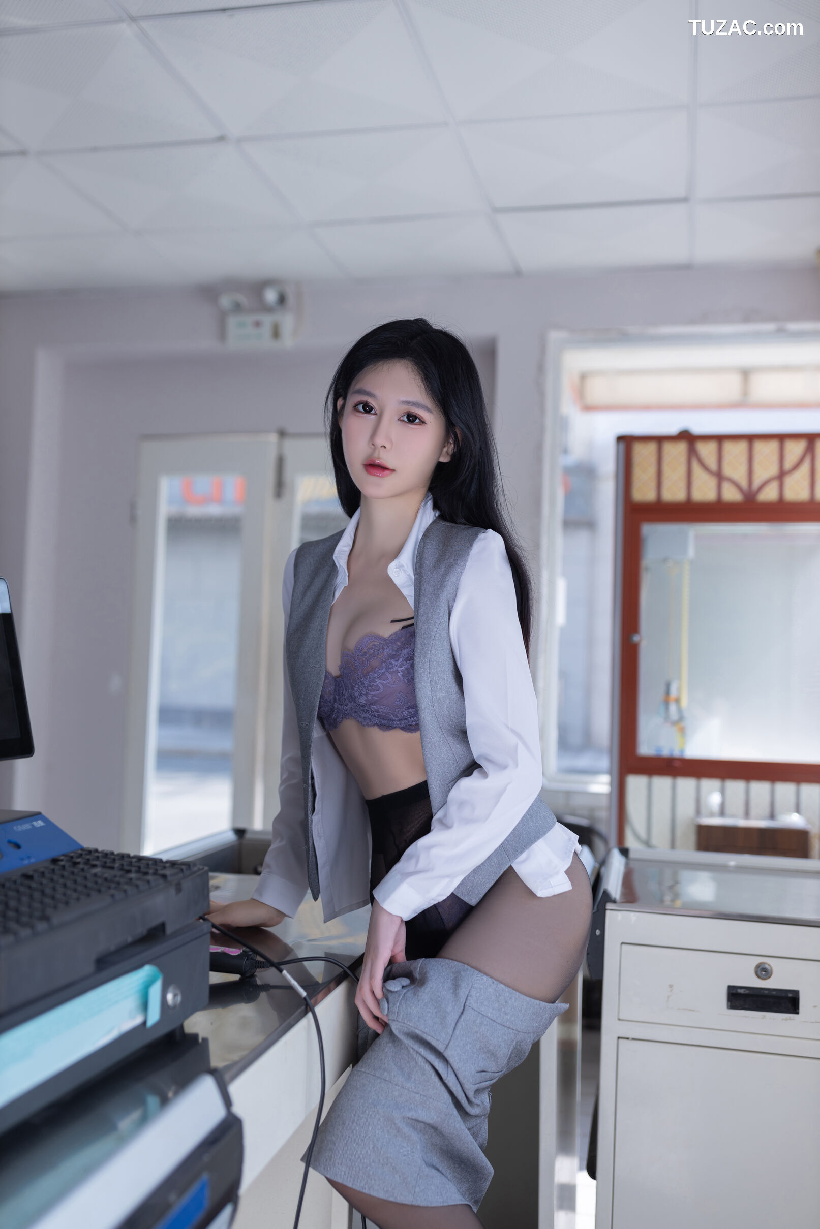 XR-Uncensored-幼幼-便利店新星-内购无水印-XiuRen秀人网-7684-2023.11.17