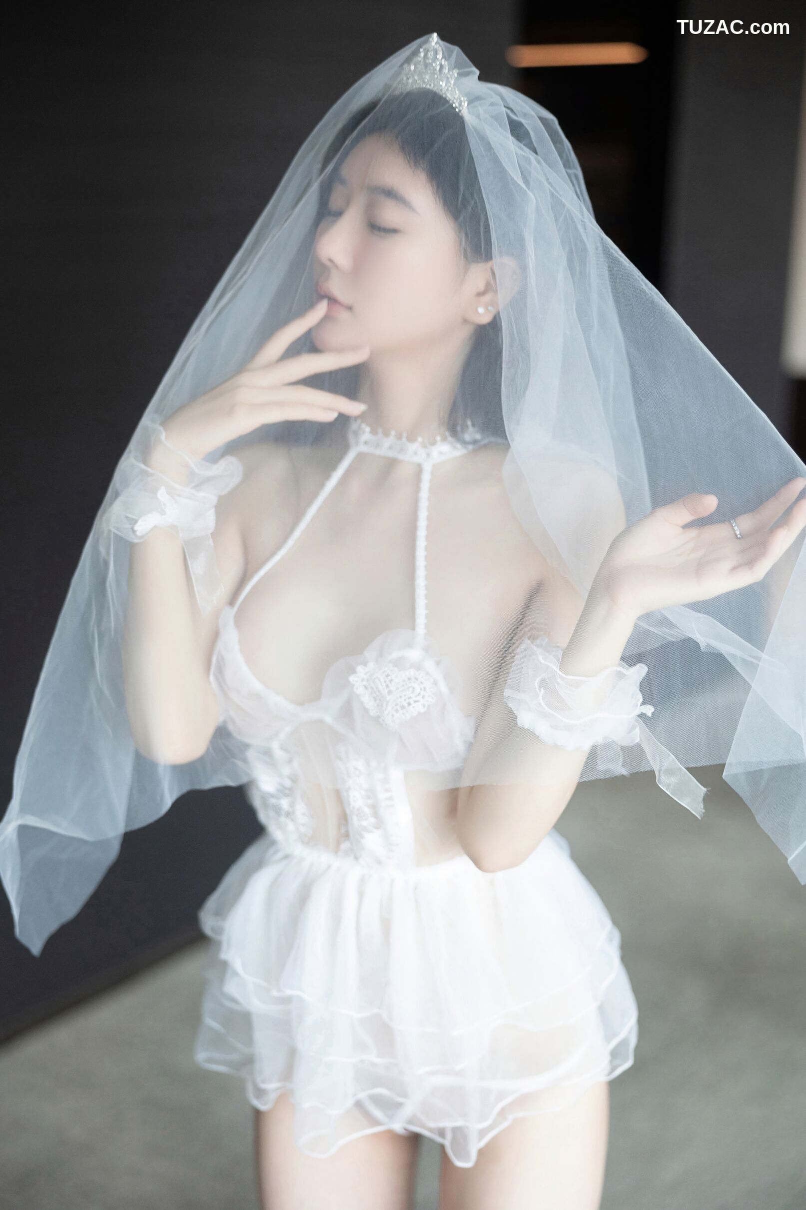 XR-Uncensored-幼幼-婚纱双跳蛋-XiuRen秀人网-7165-2023.07.31