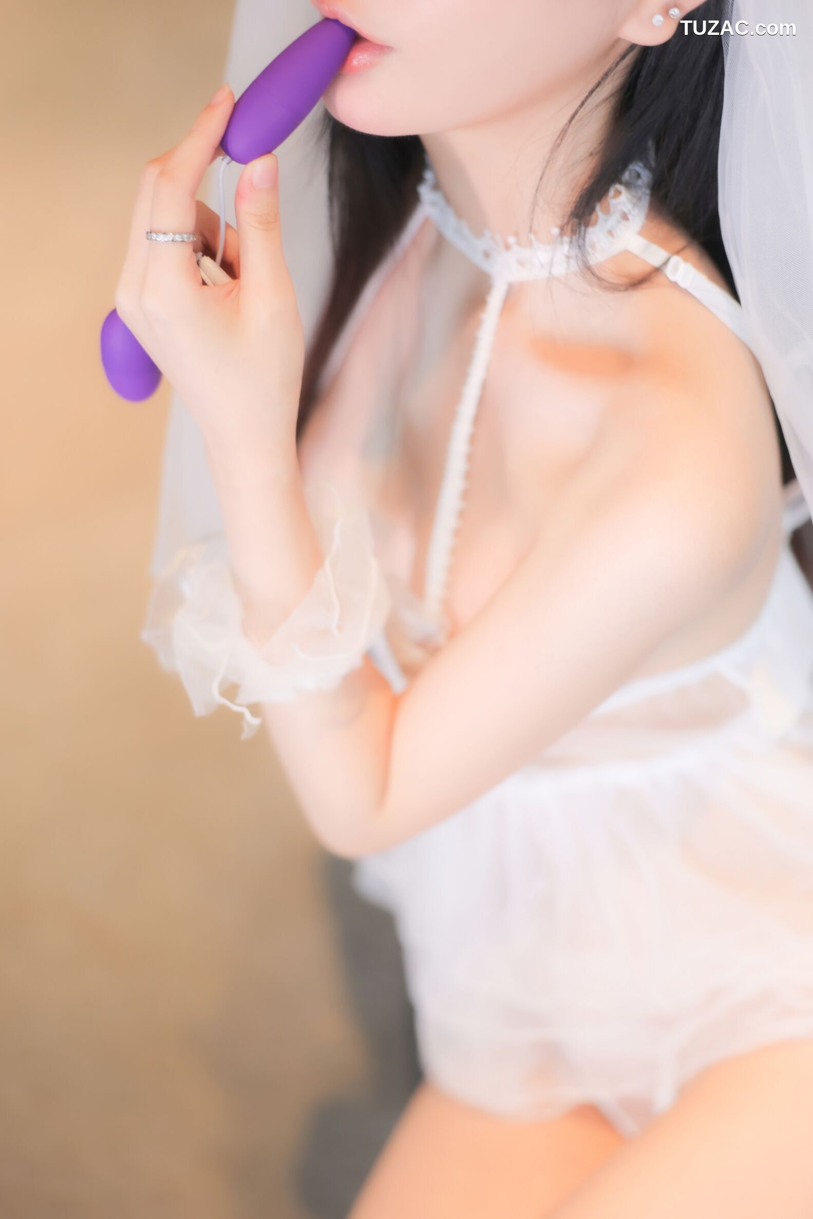 XR-Uncensored-幼幼-婚纱双跳蛋-XiuRen秀人网-7165-2023.07.31