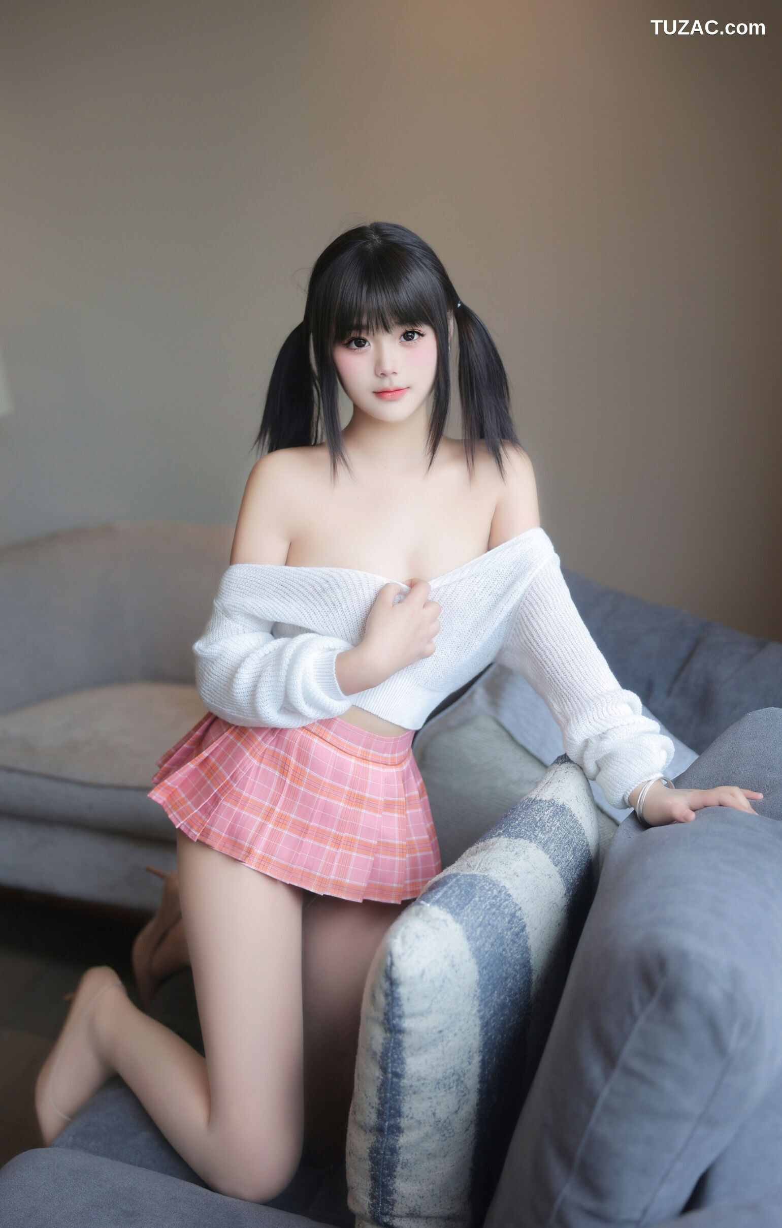 XR-Uncensored-徐若兮-新人首套-真空肉丝-内购无水印-XiuRen秀人网-8404-2024.04.17