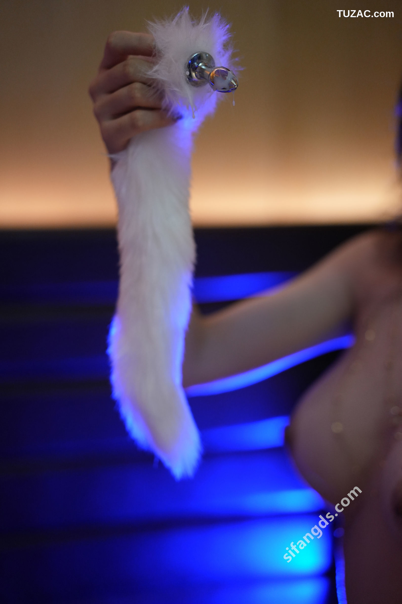 XR-Uncensored-心妍小公主-狐狸尾巴-R18-YouMi尤蜜荟-1102-内购私拍