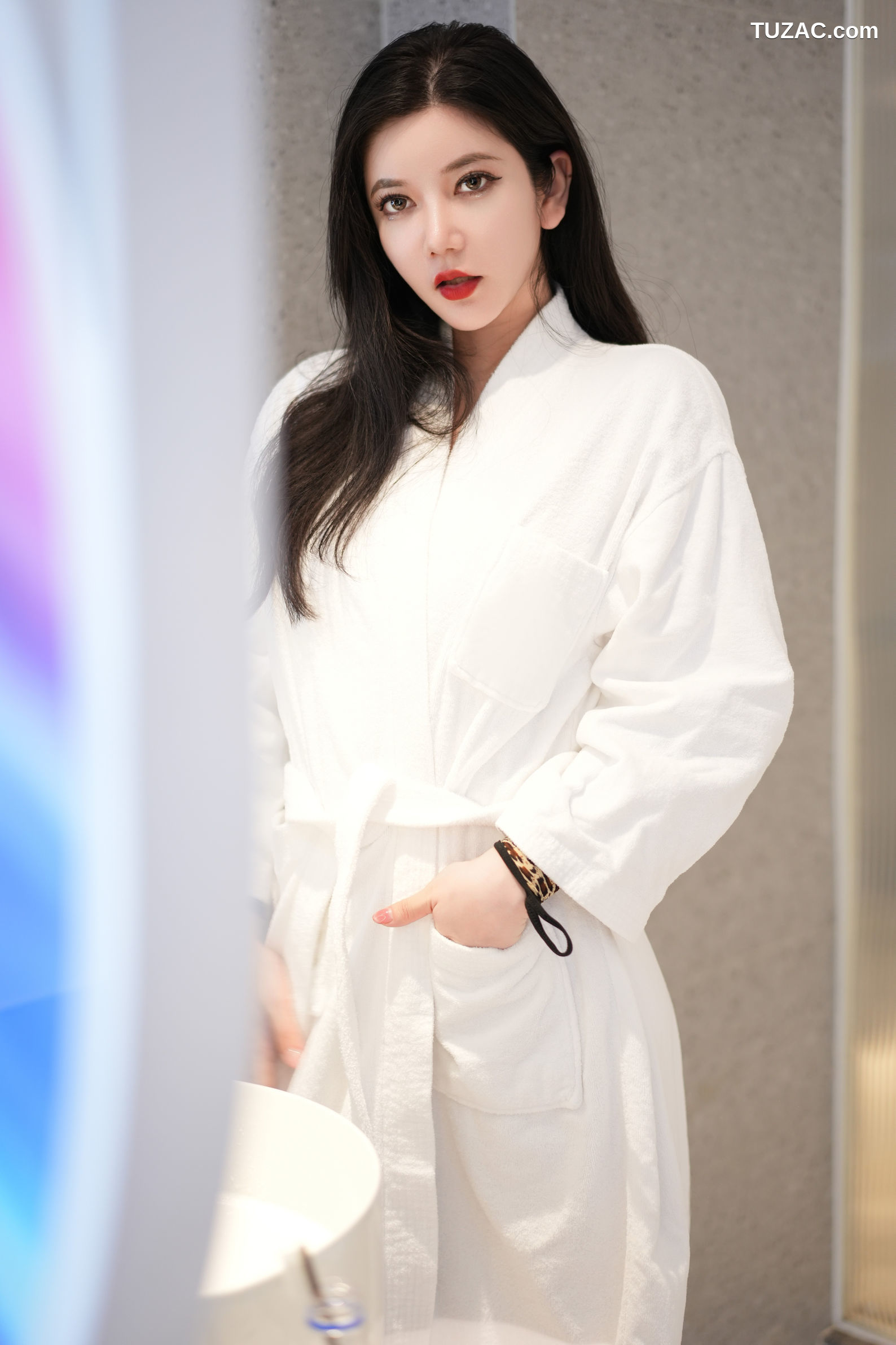 XR-Uncensored-心妍小公主-豹纹-花旗袍-XiuRen秀人网-6625-浴室性感豹纹情趣服饰-2023.04.24