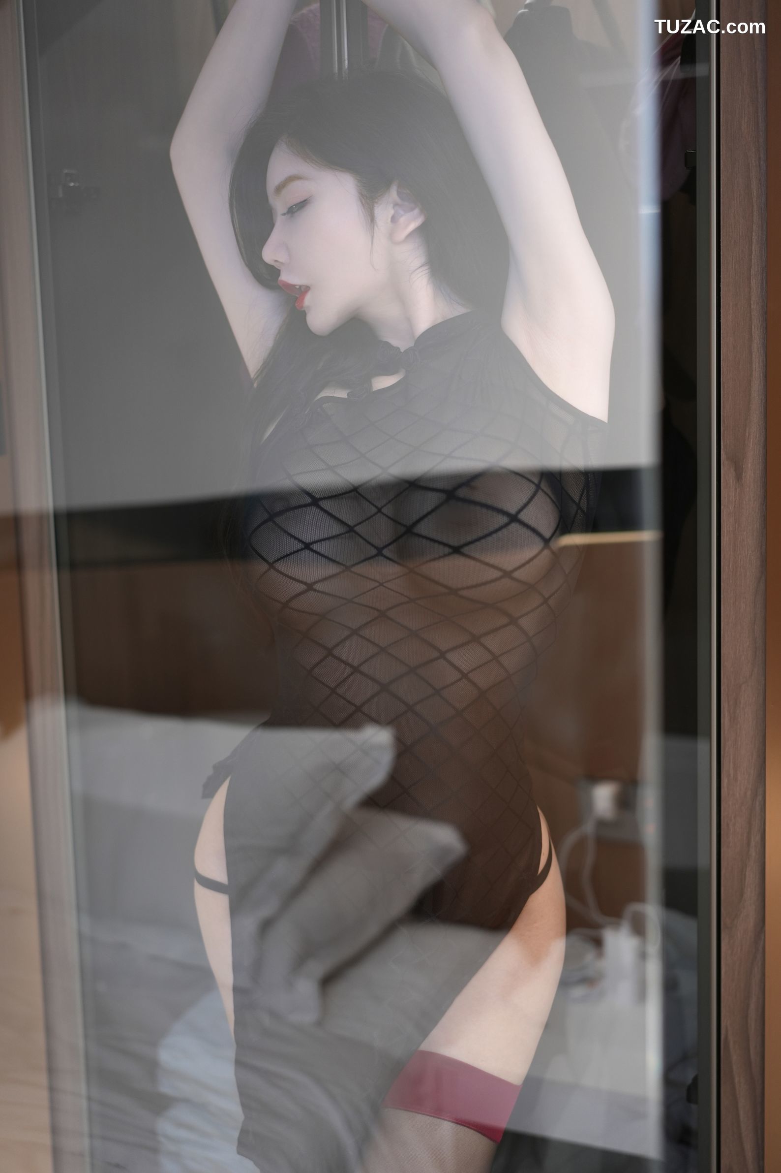 XR-Uncensored-心妍小公主-黑色薄纱-YouMi尤蜜荟-1107-内购私拍