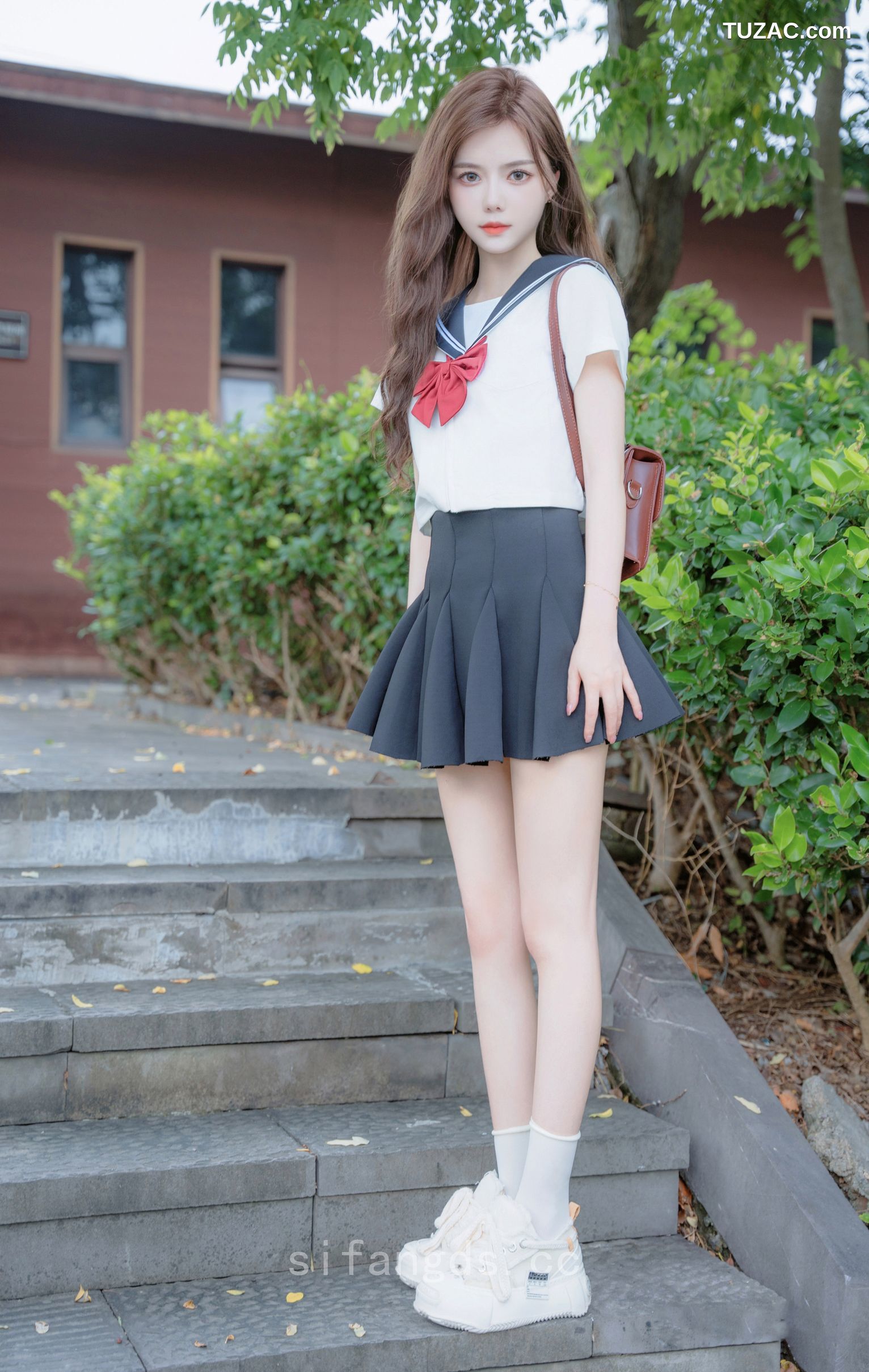 XR-Uncensored-拍黄瓜-纯真与活力的完美结合-XiuRen秀人网-8948-学生装水手服深灰短裙-2024.08.01