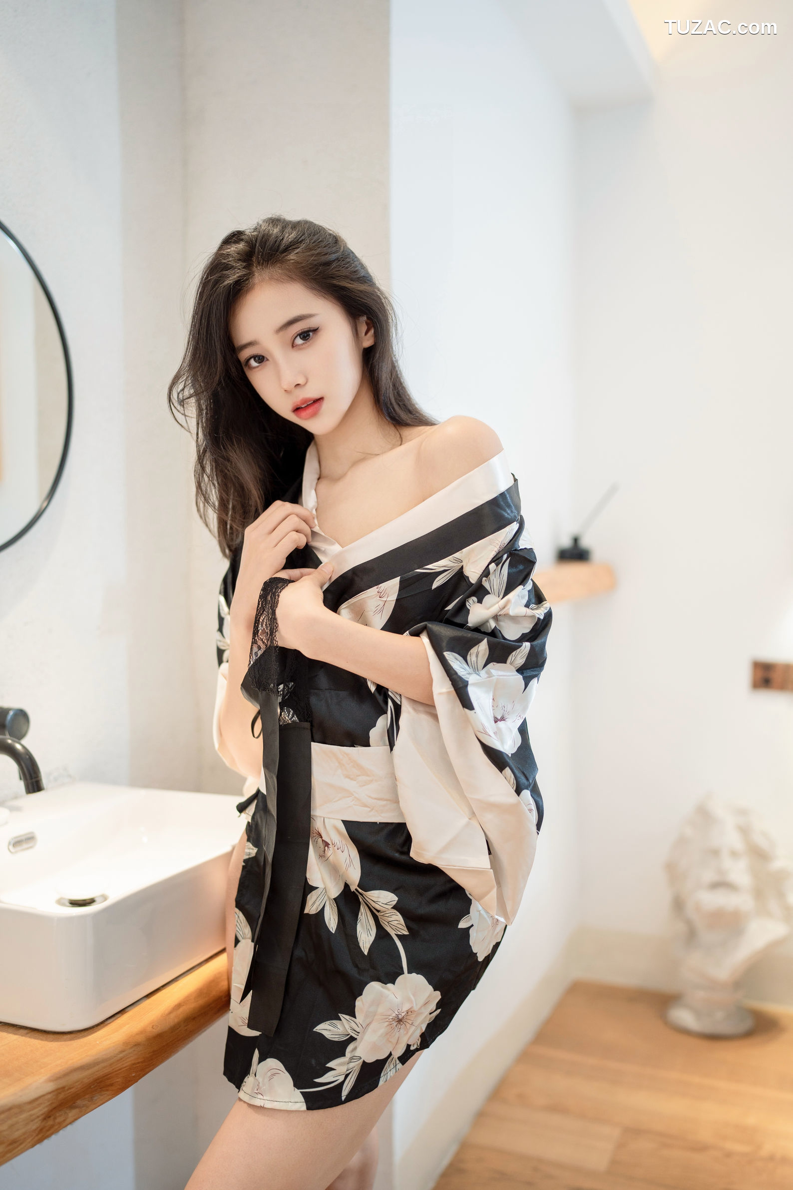 XR-Uncensored-时安安-滴蜡-XingYan星颜社-383-黑白色睡袍爆乳-2025.08.14