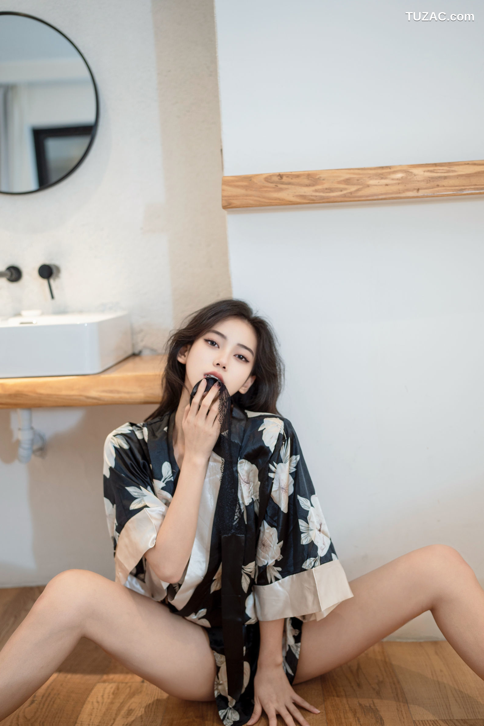 XR-Uncensored-时安安-滴蜡-XingYan星颜社-383-黑白色睡袍爆乳-2025.08.14