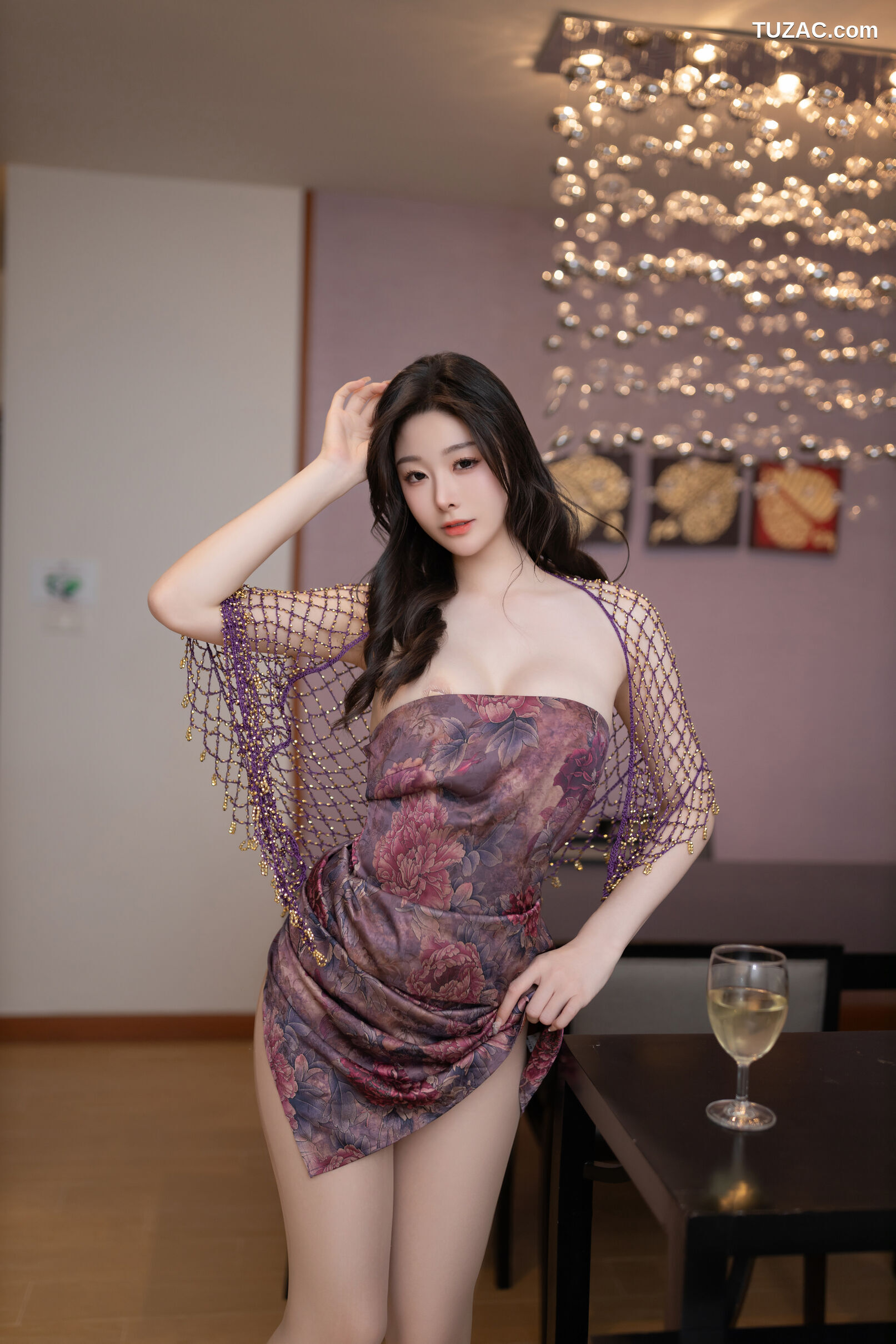 XR-Uncensored-是小逗逗-花裙-内购无水印-XiuRen秀人网-8523-2024.05.11