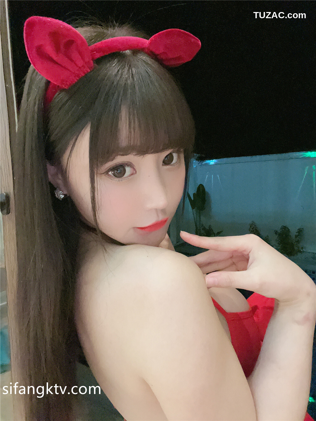 XR-Uncensored-朱可儿-内部私购-号称『坚持不到十秒』新作《我是你的新年礼物》