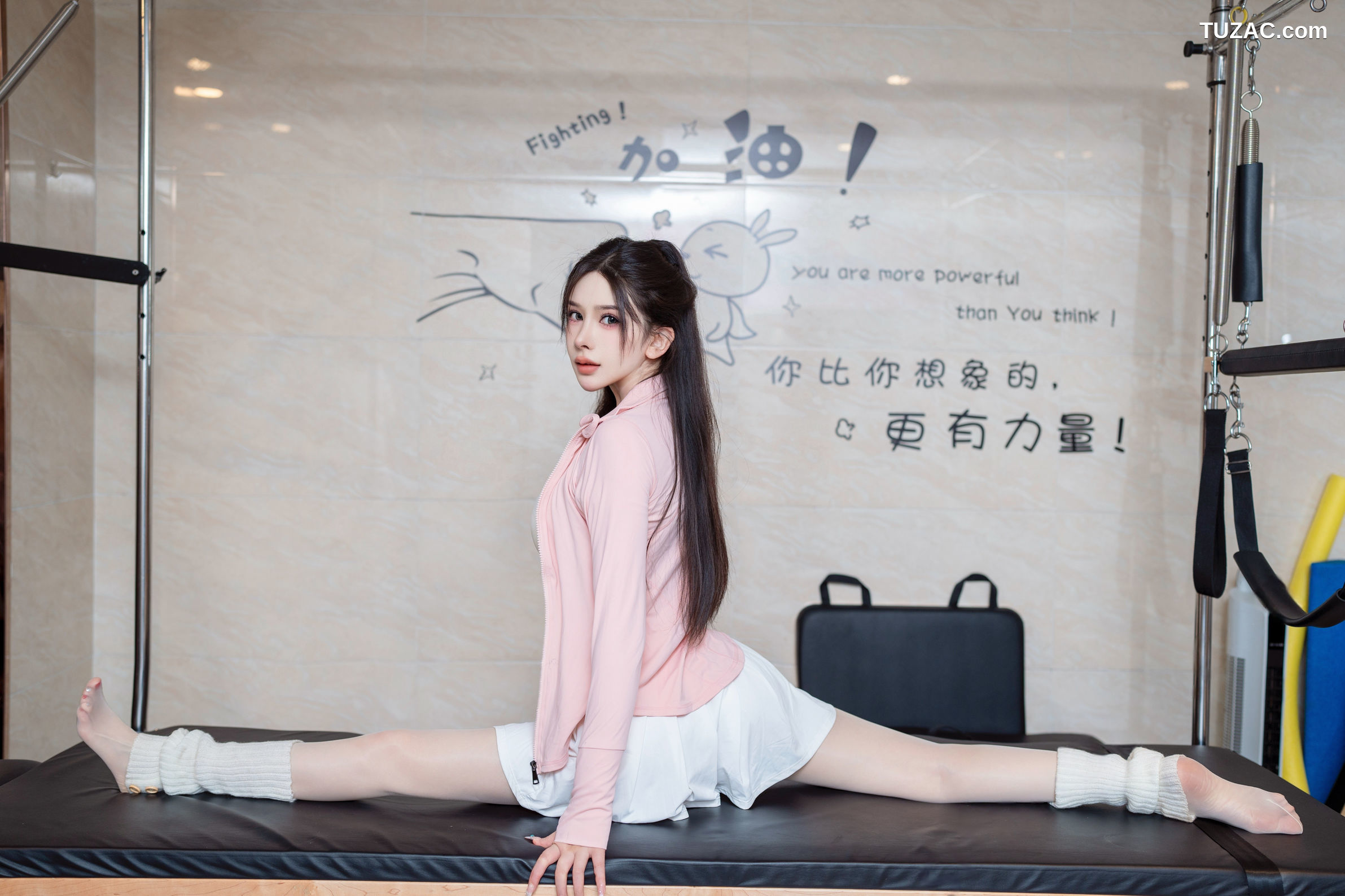 XR-Uncensored-李丽莎-健身房露出-XingYan星颜社-408-内购私拍-2025.09.30